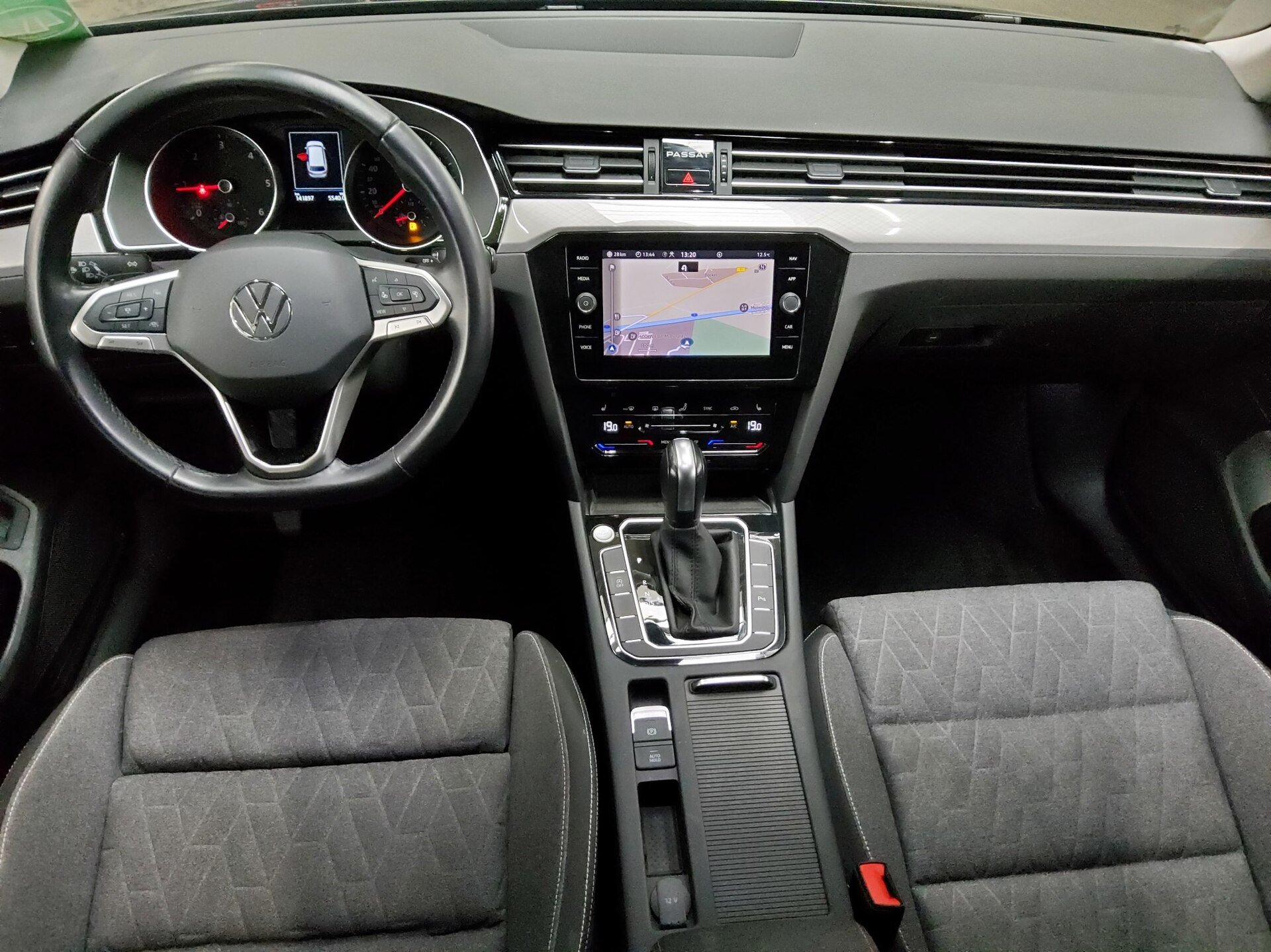 Volkswagen Passat Var. 2.0 TDI Business Navi LED RfK ACC 5