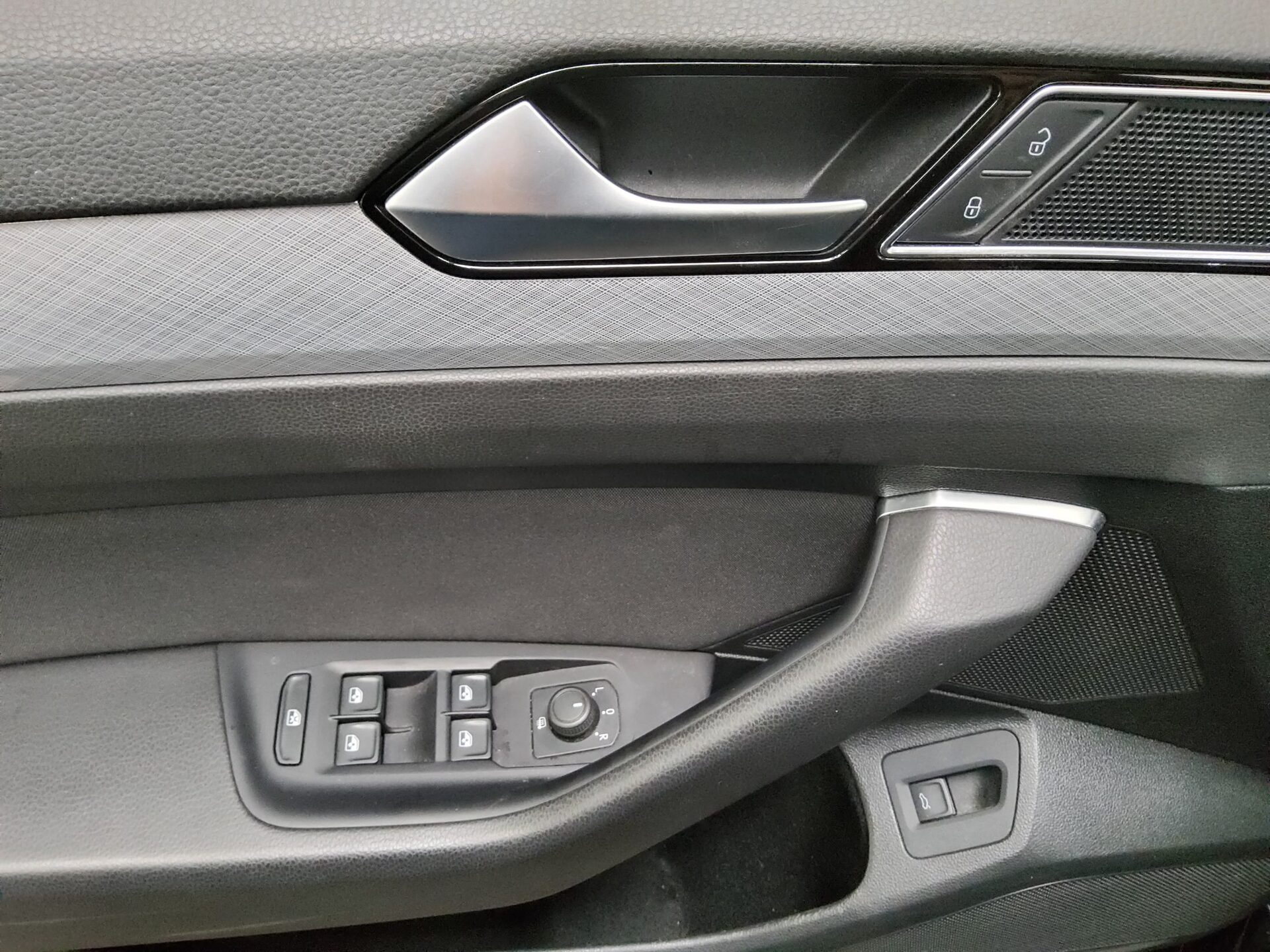 Volkswagen Passat Var. 2.0 TDI Business Navi LED RfK ACC 9