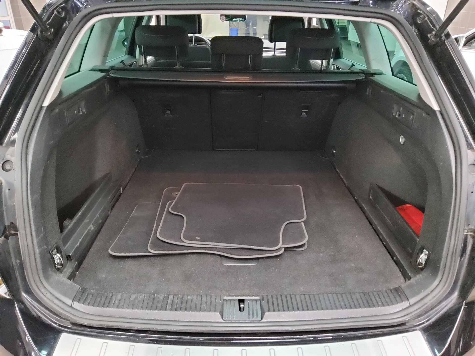 Volkswagen Passat Var. 2.0 TDI Business Navi LED RfK ACC 11