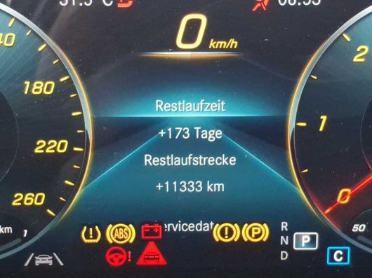 Mercedes-Benz GLB 200 d AMG-Line NAVI KLIMAAUT PANO SHZ PDC 9