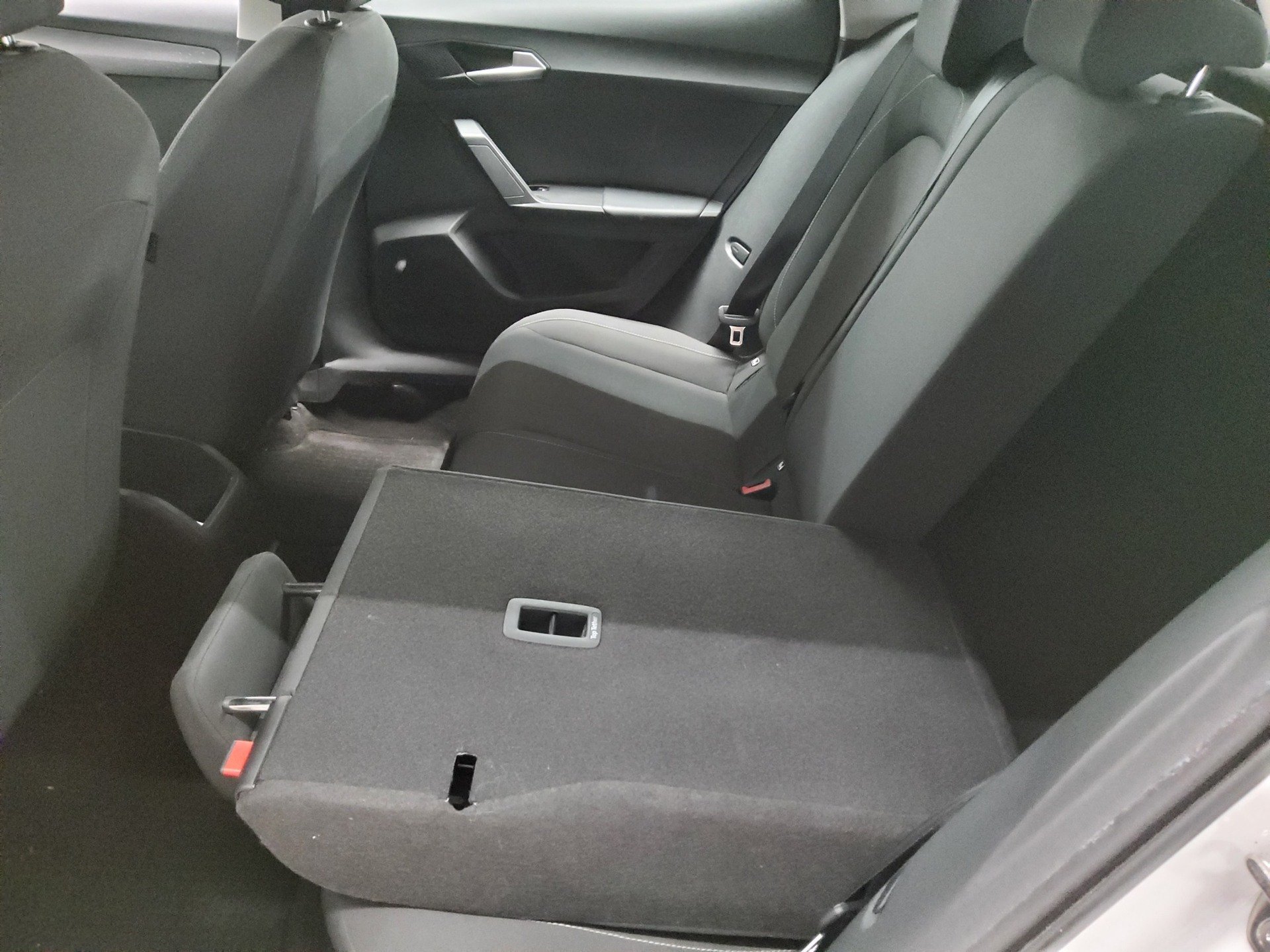 Seat Leon 2.0 TDI Reference LED PDC Tempomat Klima 12