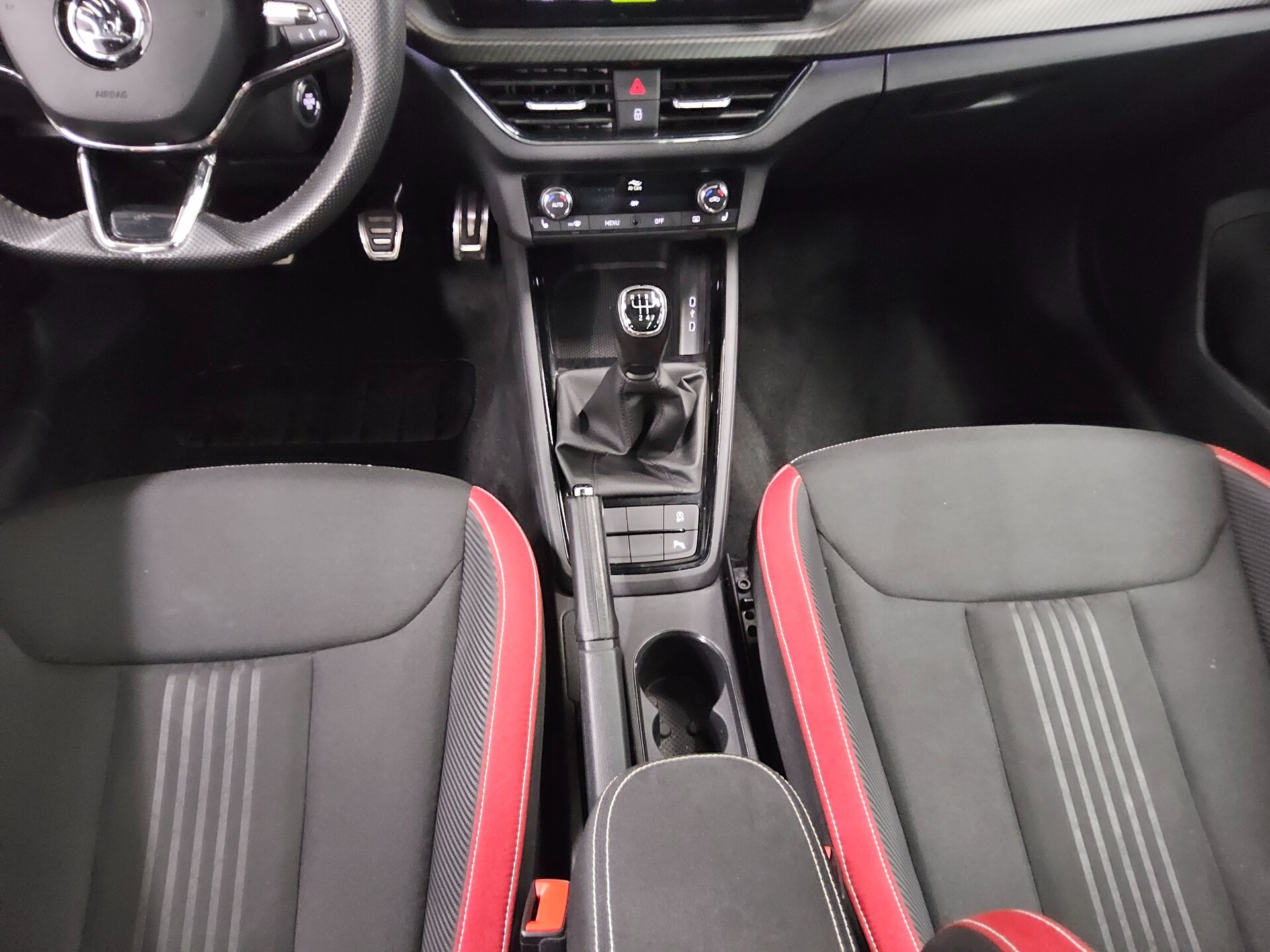 Skoda Kamiq 1.0 TSI Monte Carlo LED Shz CarPlay 6
