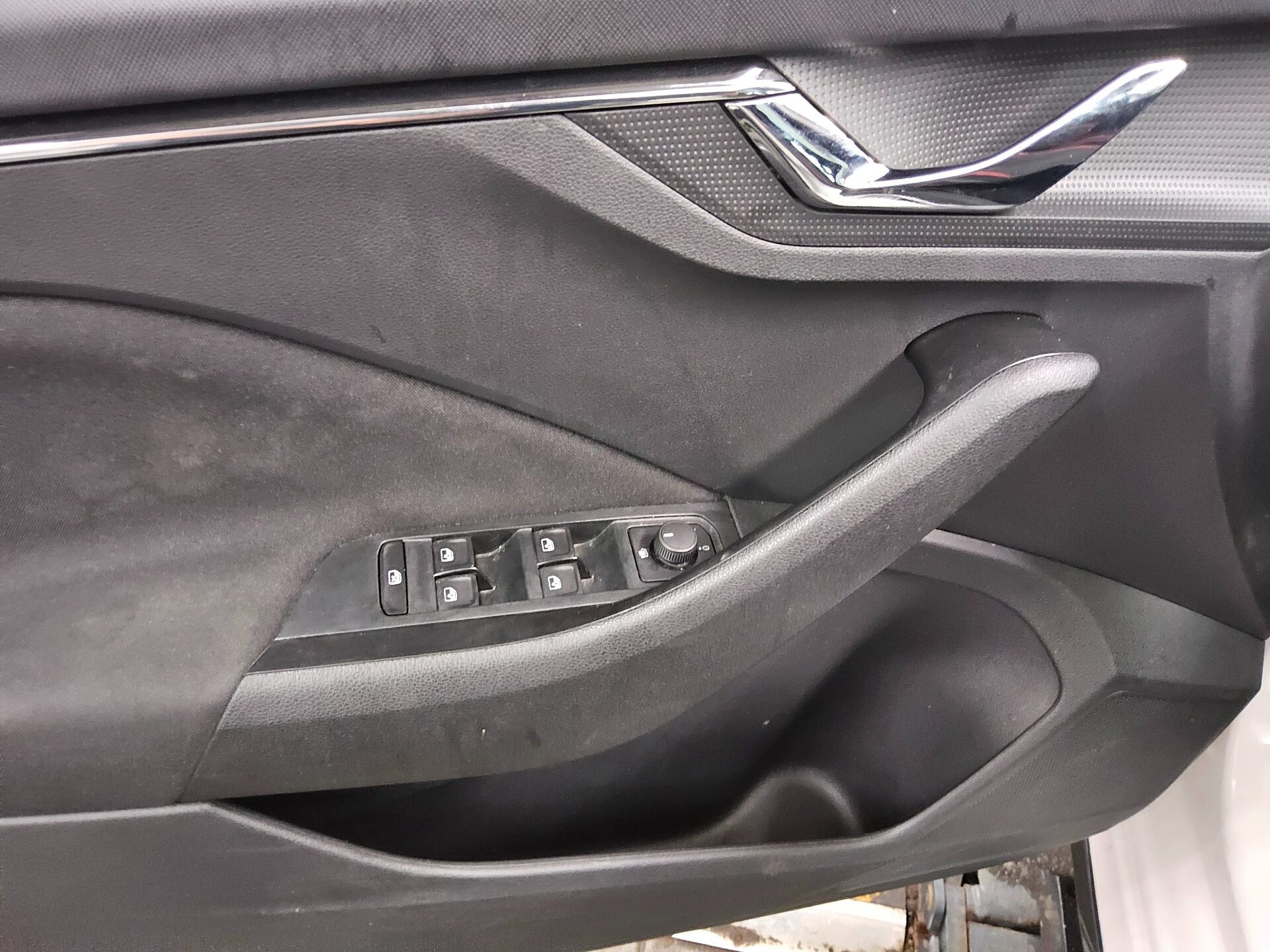 Skoda Kamiq 1.0 TSI Monte Carlo LED Shz CarPlay 9