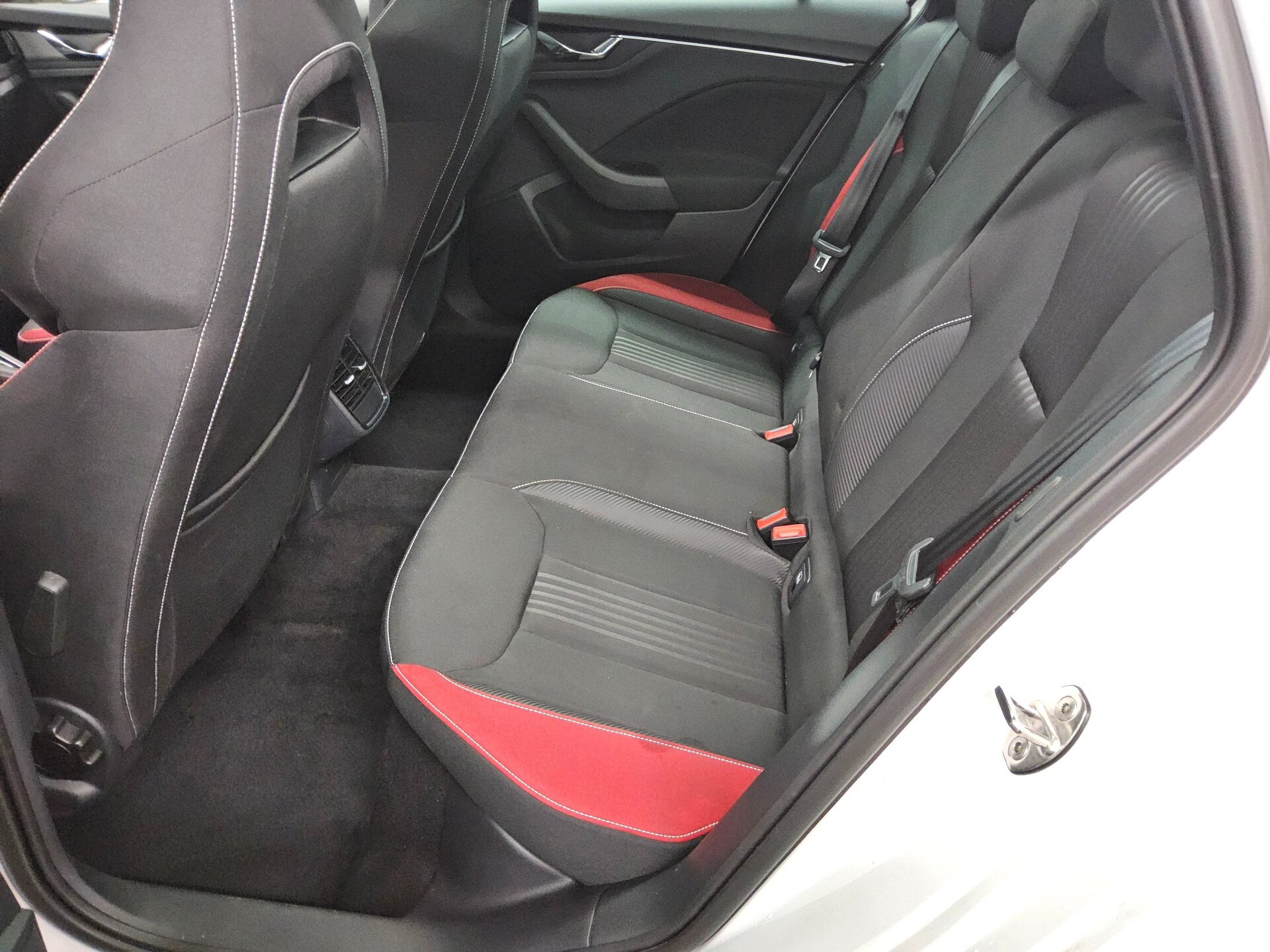 Skoda Kamiq 1.0 TSI Monte Carlo LED Shz CarPlay 13