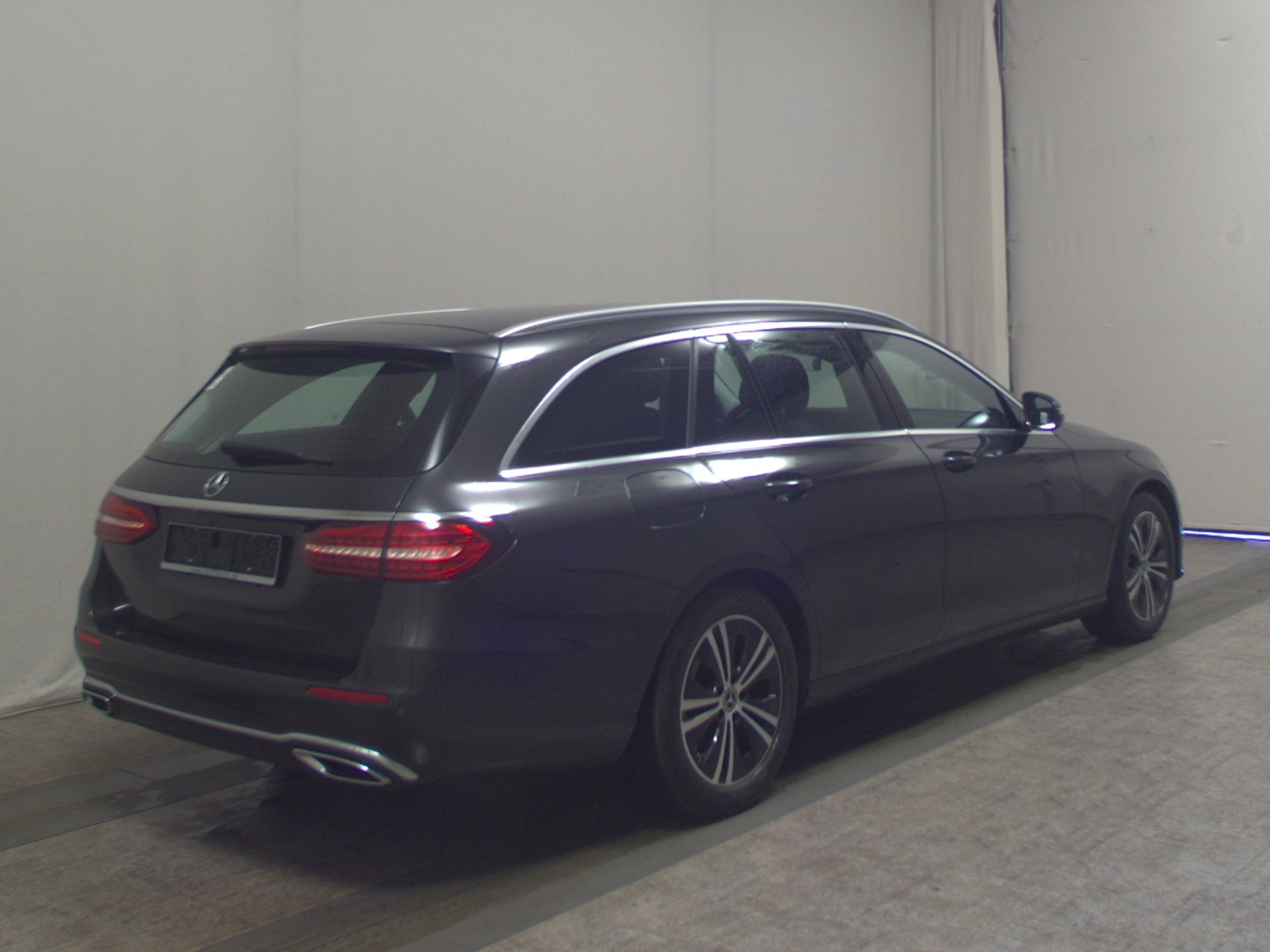 Mercedes-Benz E 220 T d Navi LED Widescreen AHK RfK Distronic+ 4