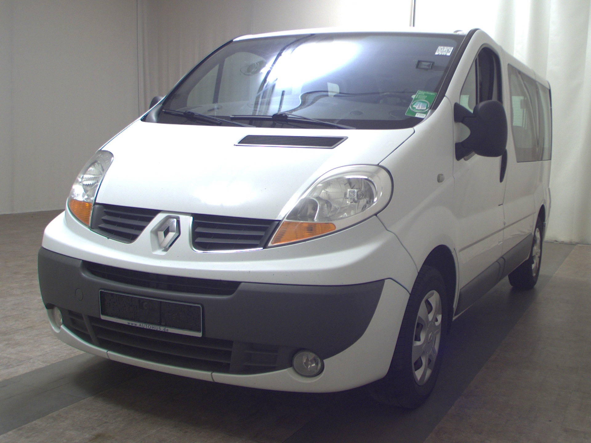 Renault Trafic 2.0 dCi FAP Expression 9-Sitze Klima 2