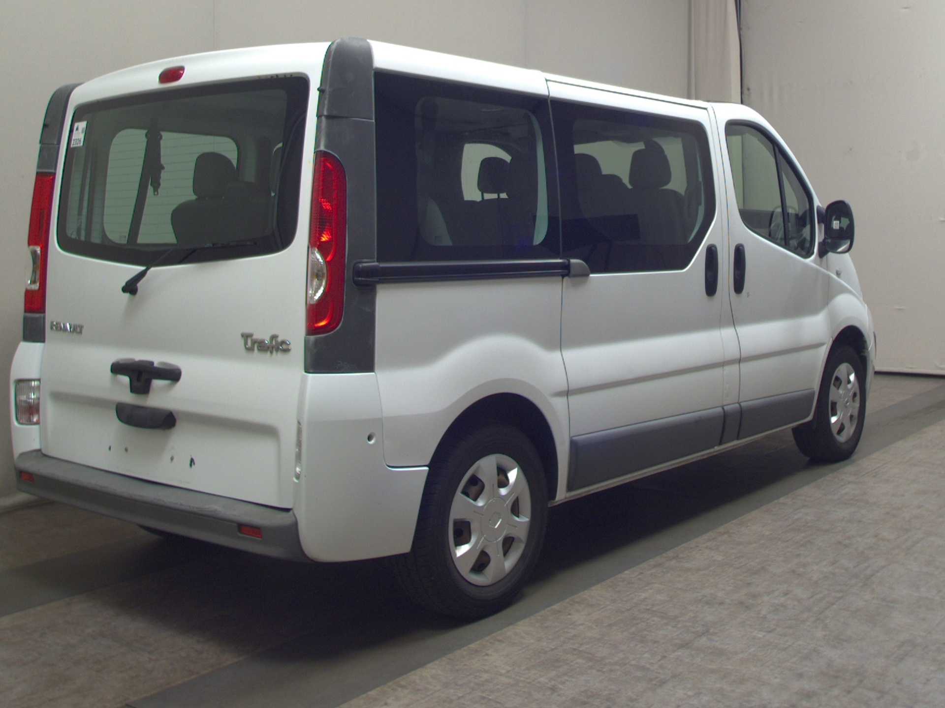 Renault Trafic 2.0 dCi FAP Expression 9-Sitze Klima 4