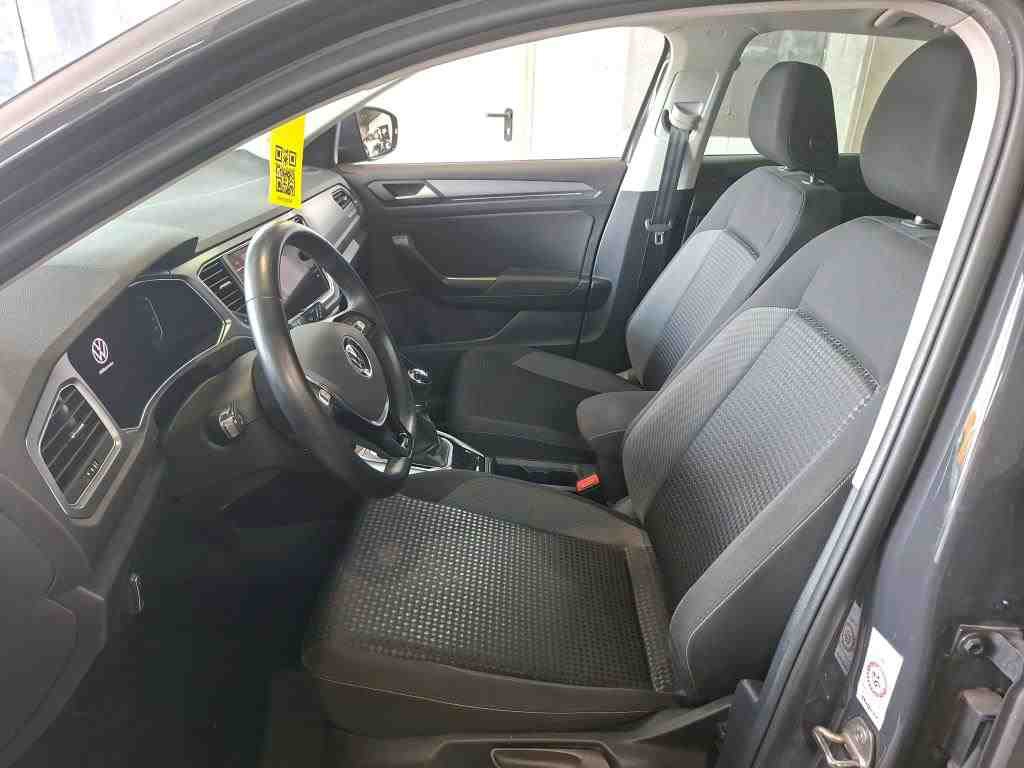 Volkswagen T-Roc 2.0 TDI Active RFK SHZ 6