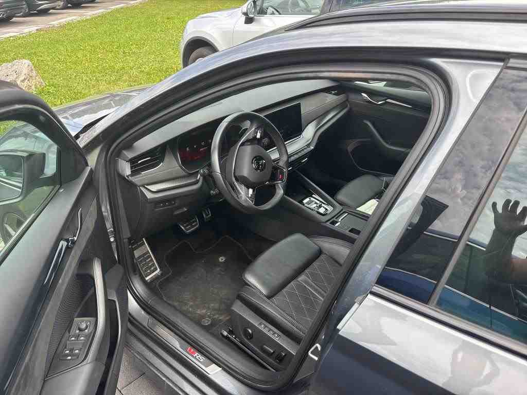 Skoda Octavia Kombi 2.0 TDI T-LEDER NAVI VC LED SPORTSITZE 6