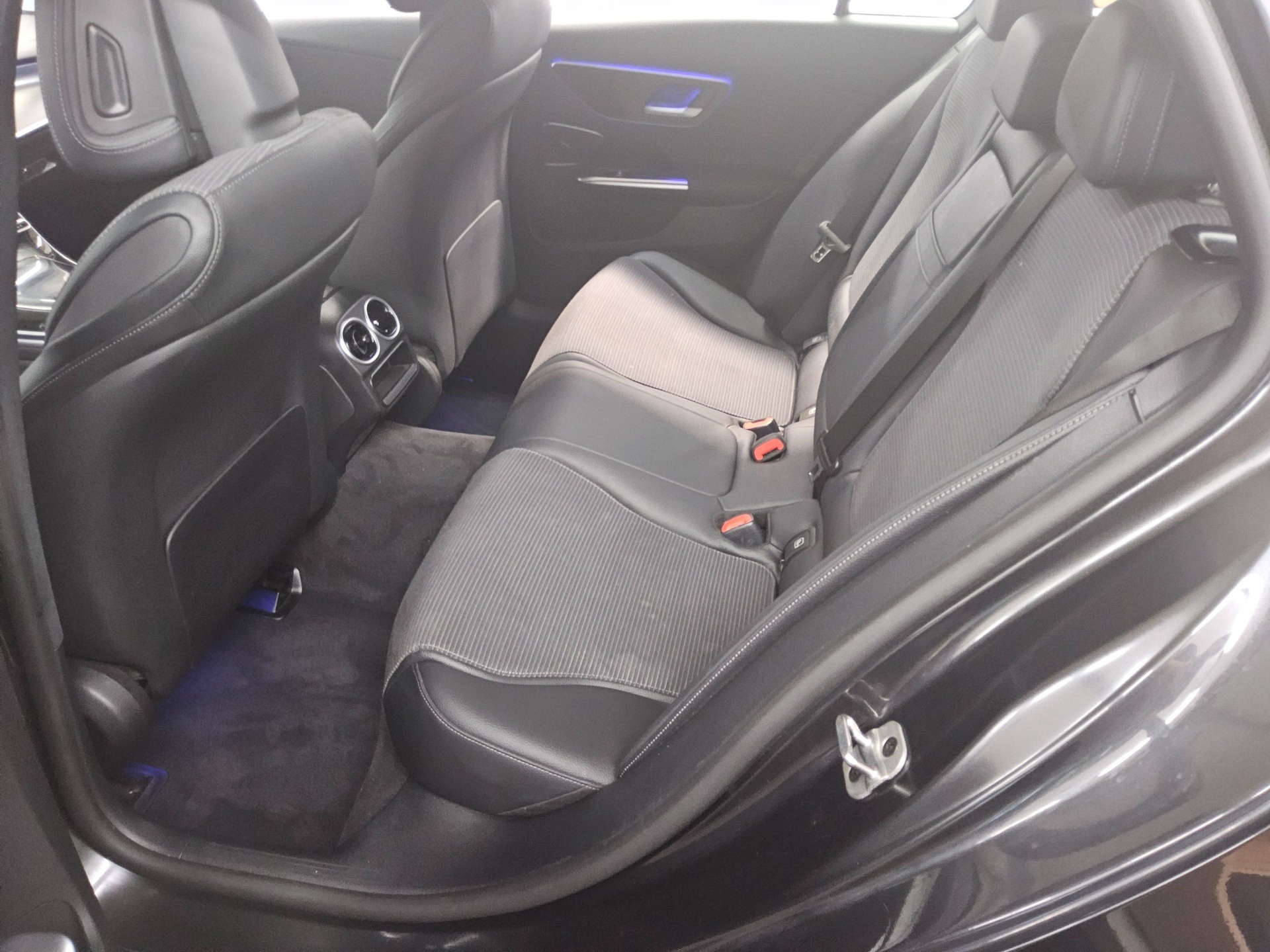 Mercedes-Benz C 200 T d Avantgarde Navi LED MBUX+ RFK SHZ 13