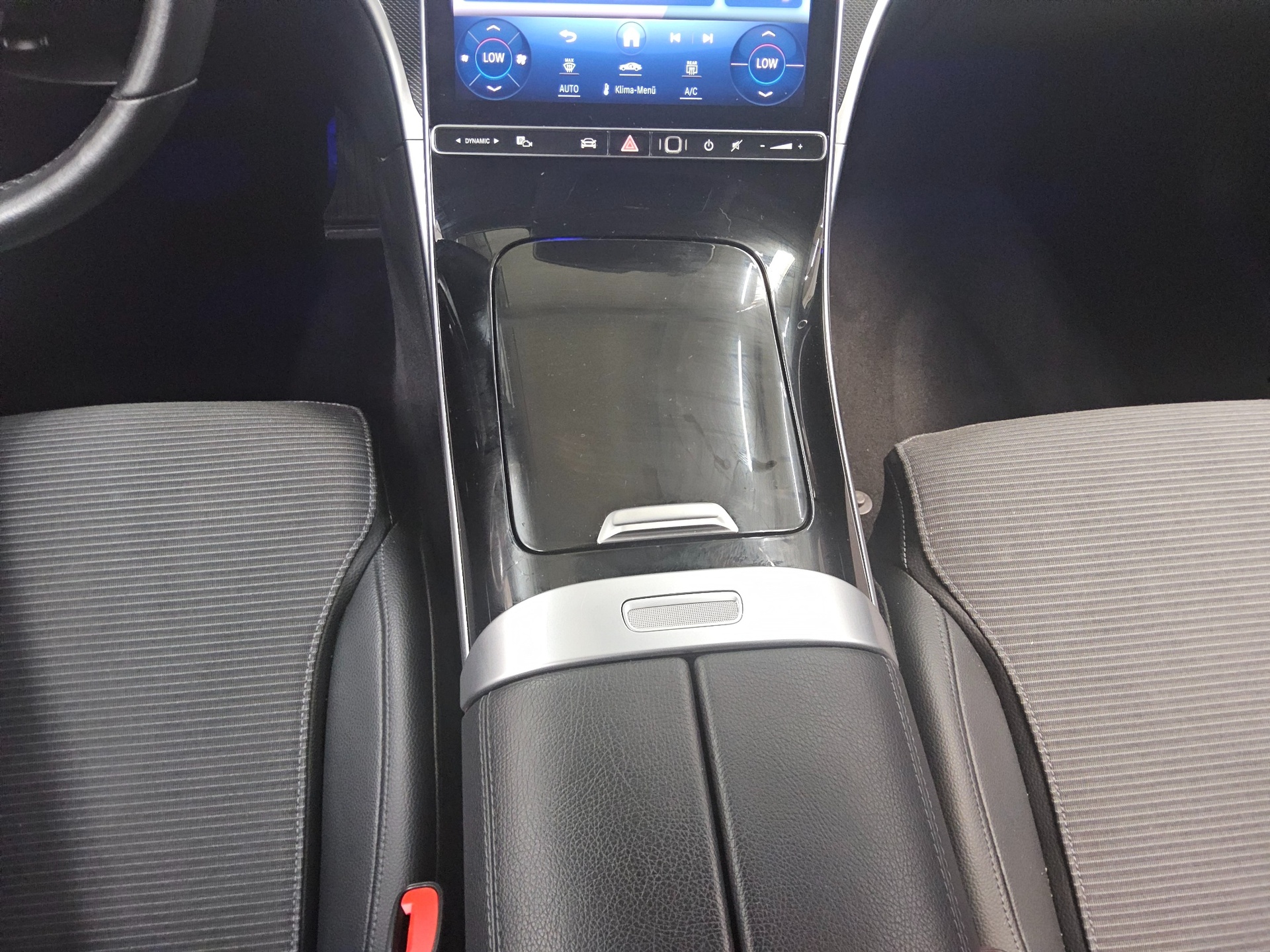 Mercedes-Benz C 200 T d Avantgarde Navi LED MBUX+ RFK SHZ 6