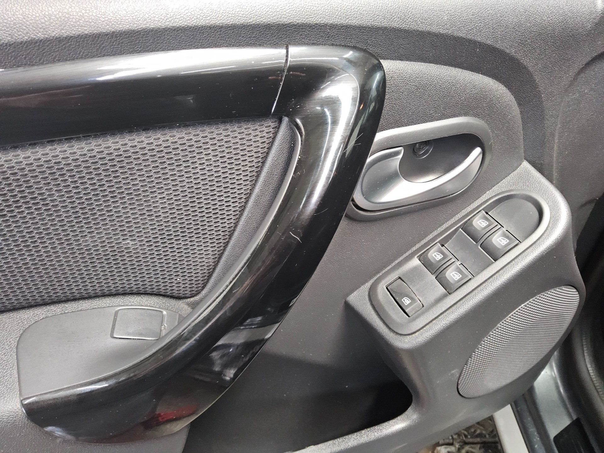Dacia Duster 1.6 Navi RfK PDC Shz Klima Tempomat 9