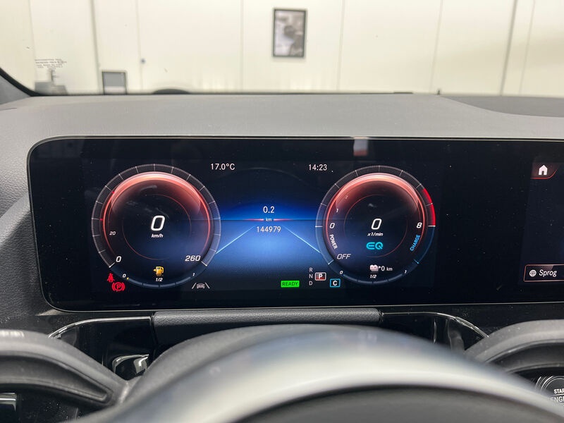 Mercedes-Benz GLA 250 e AMG-Line NAVI KLIMAAUT SHZ RFK LED 10