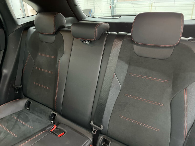 Mercedes-Benz GLA 250 e AMG-Line NAVI KLIMAAUT SHZ RFK LED 8