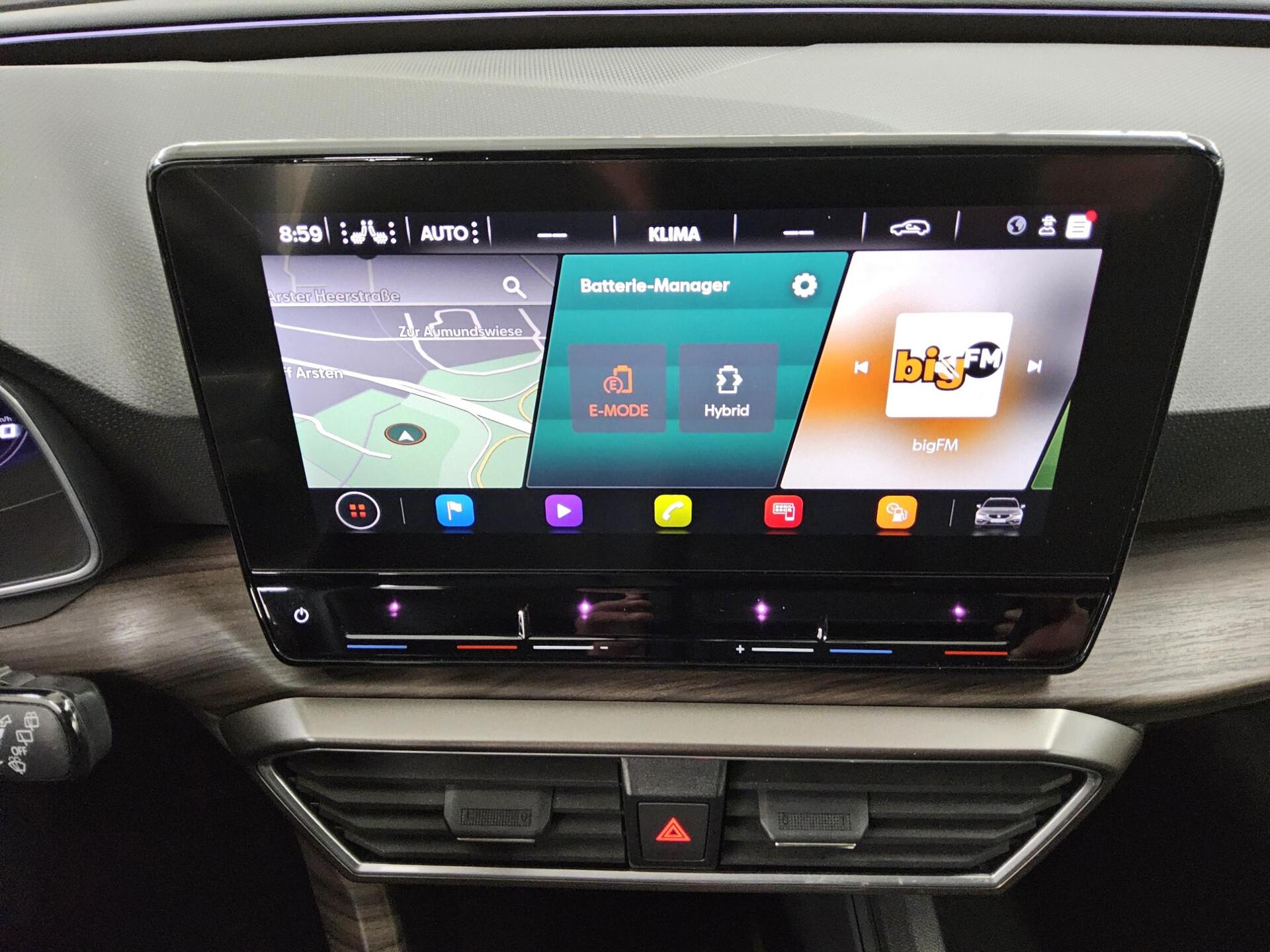 Seat Leon Sportstourer 1.4 e-HYBRID Xcellence Navi LED Virtual AHK PDC 7