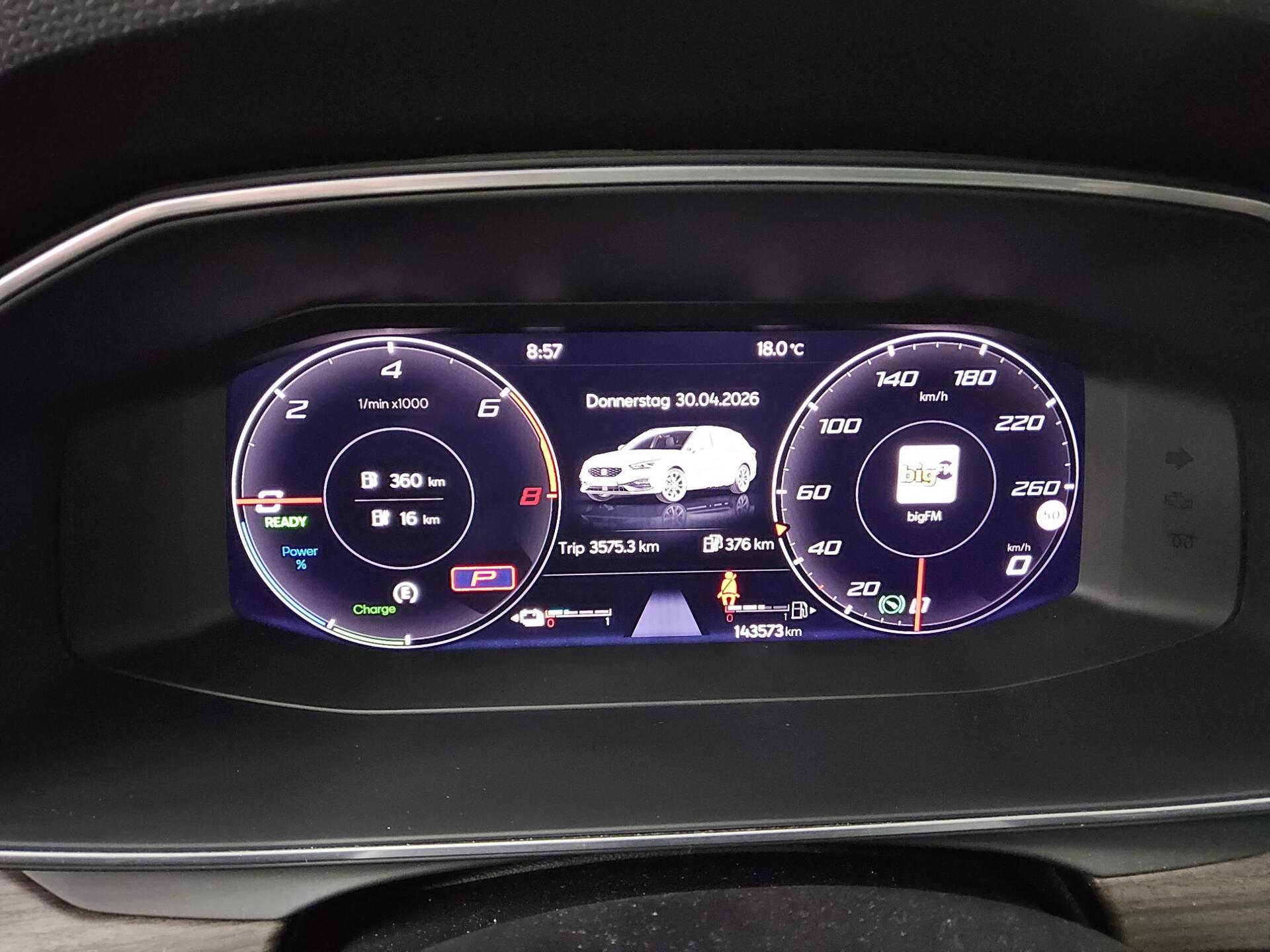 Seat Leon Sportstourer 1.4 e-HYBRID Xcellence Navi LED Virtual AHK PDC 8
