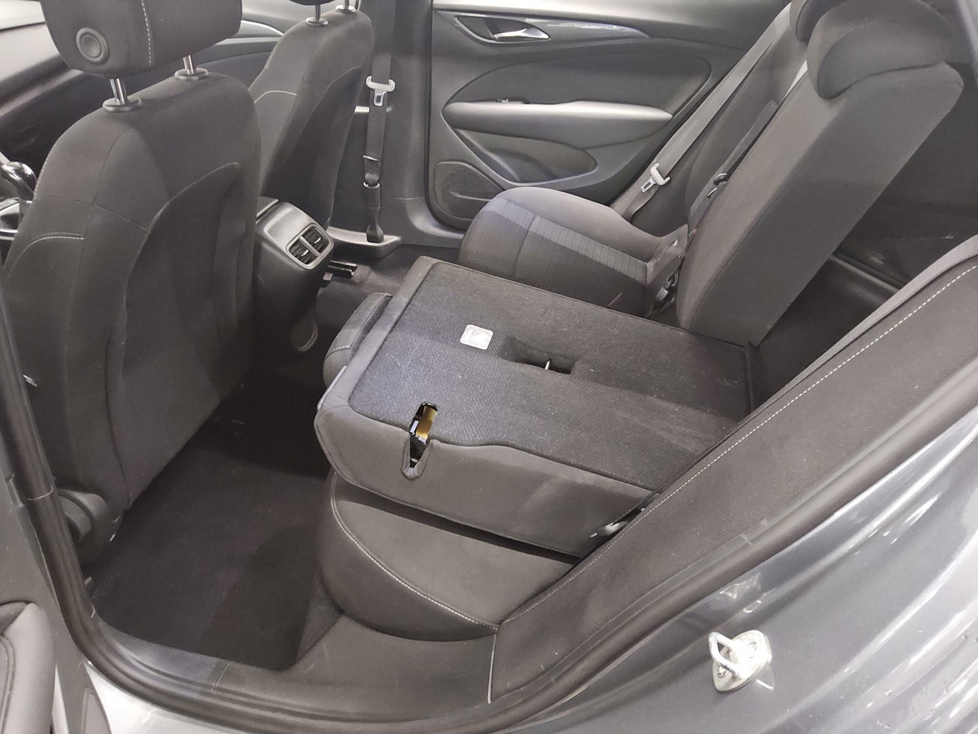 Opel Insignia Edition NAVI CARPLAY ANDROID KLIMAAUT SHZ 12