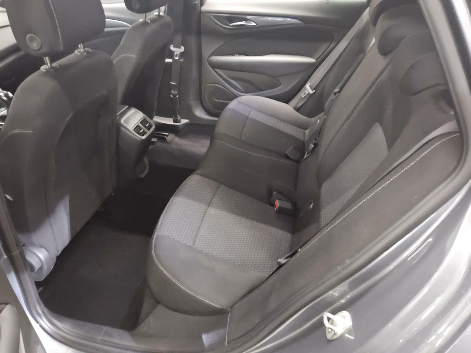 Opel Insignia Edition NAVI CARPLAY ANDROID KLIMAAUT SHZ 11