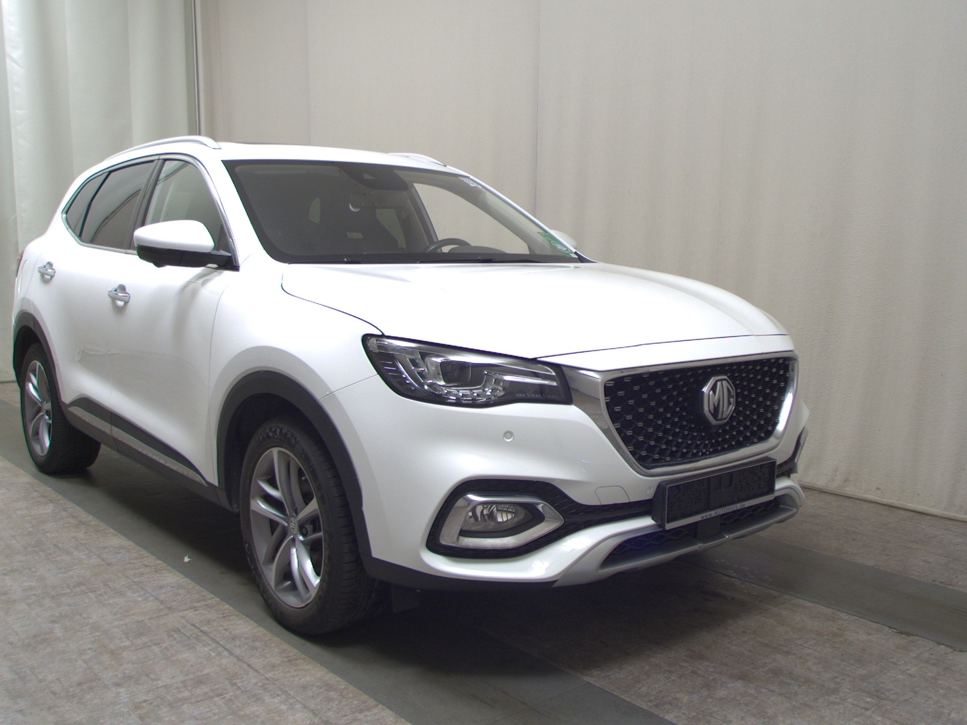 MG EHS Plug-in Hybrid Leder Navi LED Pano DC 360° 3