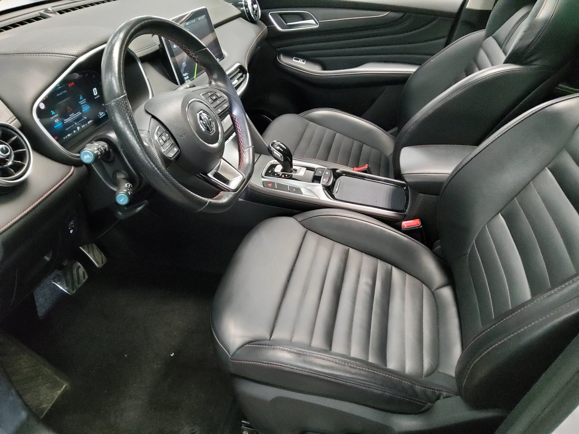 MG EHS Plug-in Hybrid Leder Navi LED Pano DC 360° 9