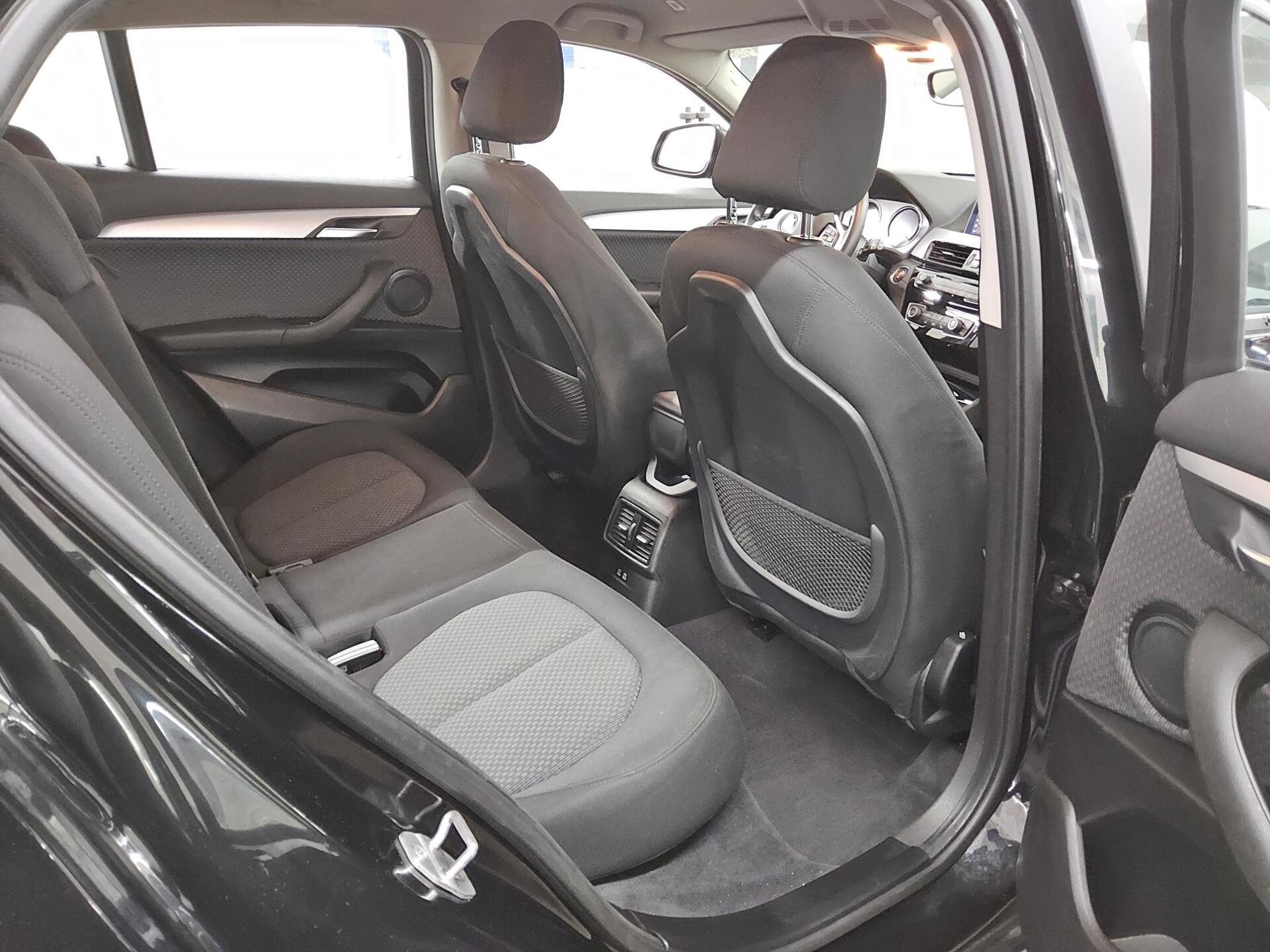 BMW X2 sDrive20d Advantage Navi LED Kamera PDC Shz 13