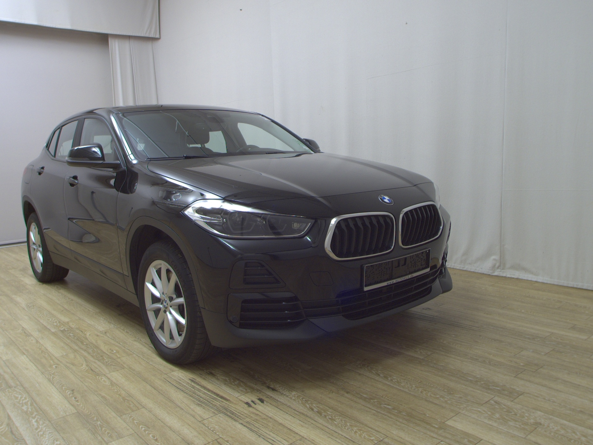 BMW X2 sDrive20d Advantage Navi LED Kamera PDC Shz 3