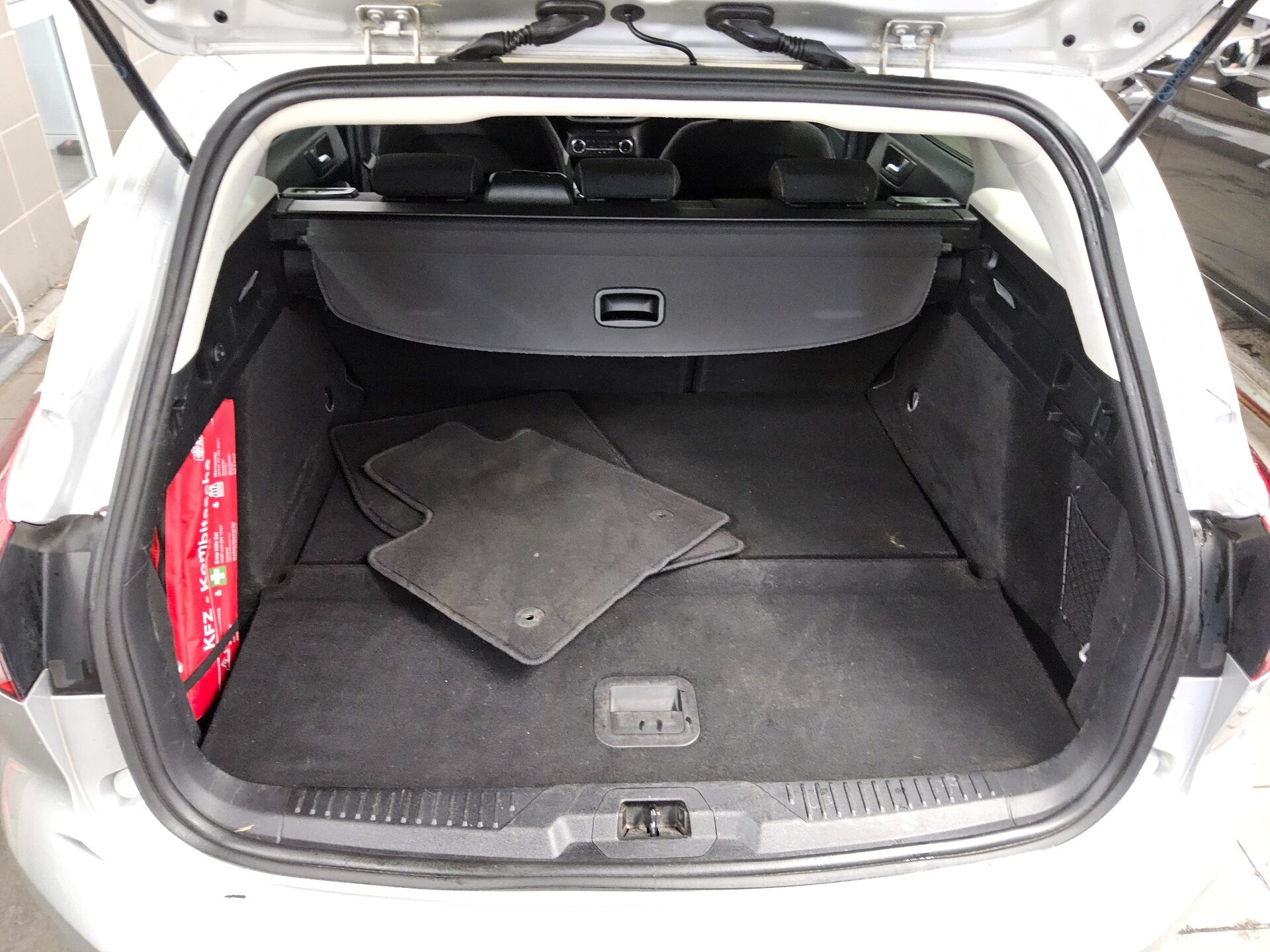 Ford Focus Turnier 1.5 EB Cool&Connect Navi LED Shz RFK 10