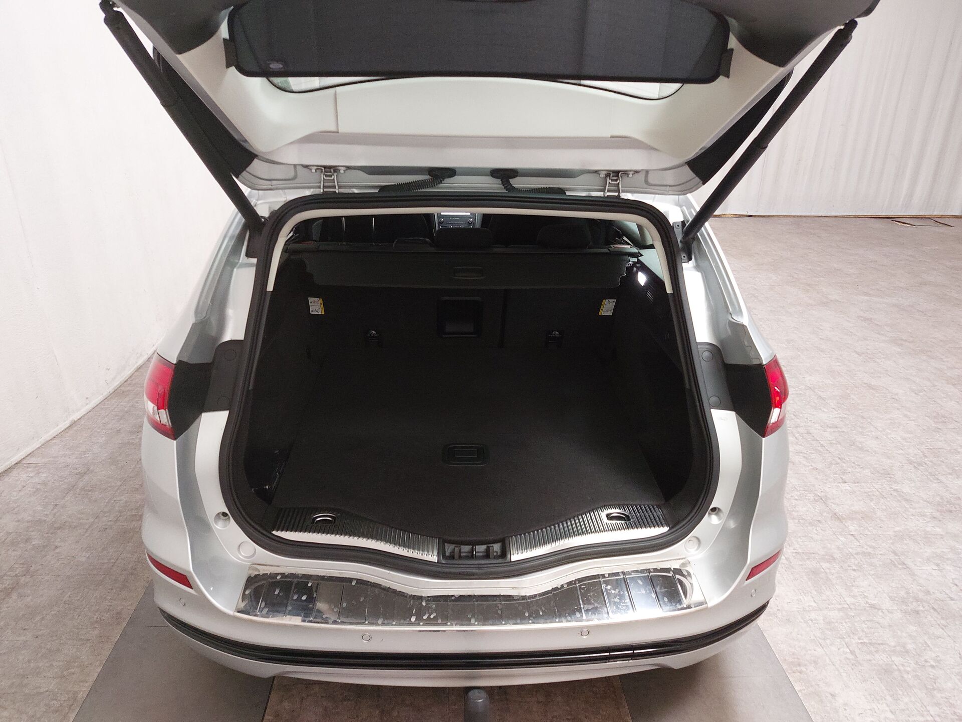 Ford Mondeo Turnier Navi LED AHK 15