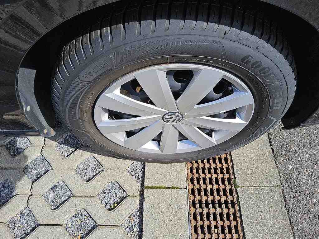Volkswagen Passat Variant 2.0 TDI Business Navi LED ACC 12