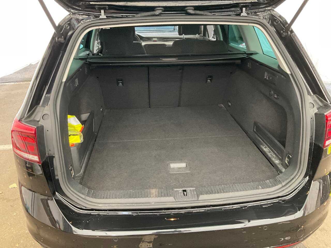 Volkswagen Passat Variant 2.0 TDI Business NAVI LED AID ERGO SHZ 10