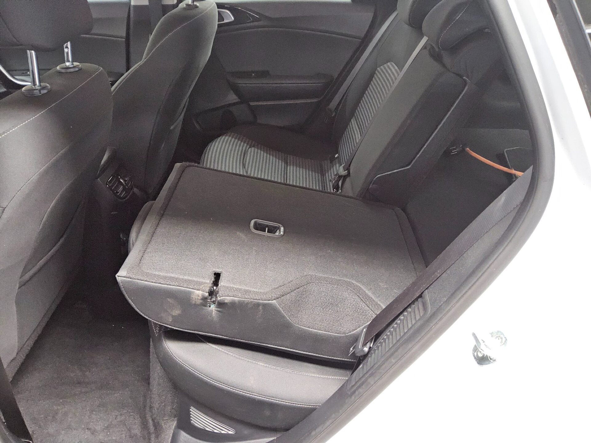 Kia cee'd Sportswagon 1.6 T-GDI PHEV Vision LED SHZ 12