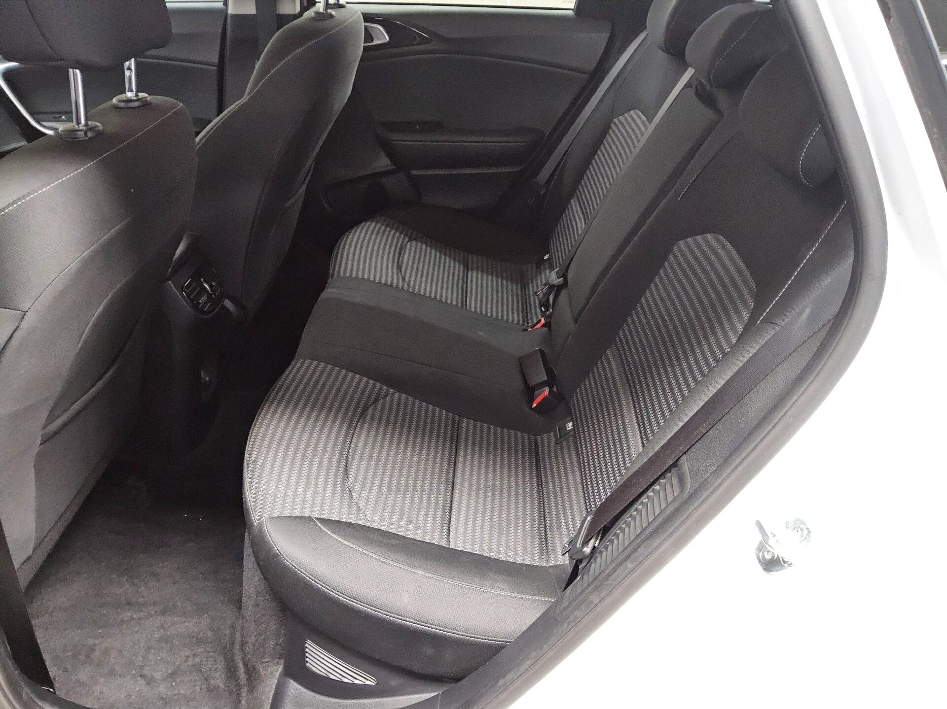 Kia cee'd Sportswagon 1.6 T-GDI PHEV Vision LED SHZ 13