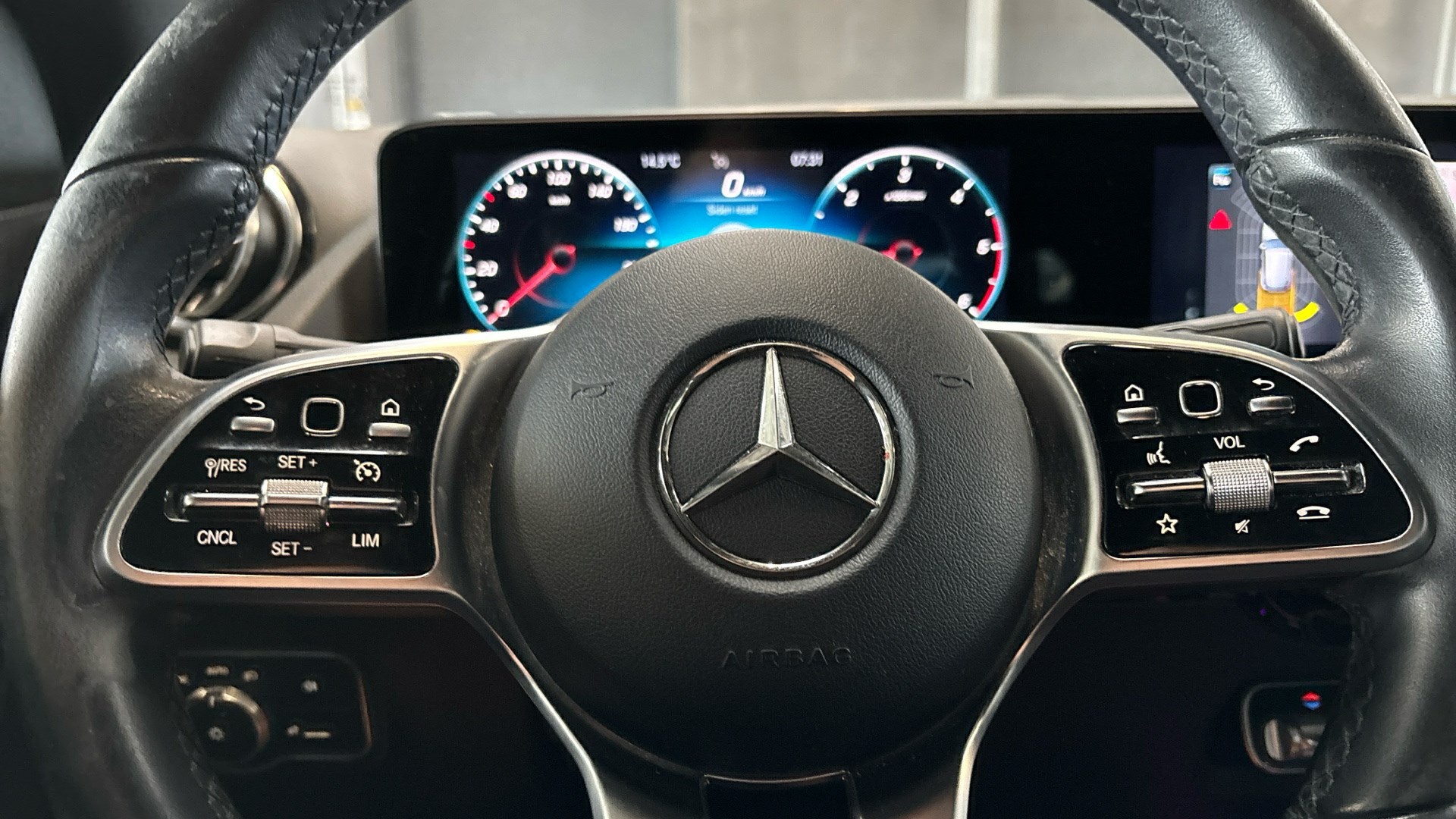 Mercedes-Benz GLA 200 d Progressive T-Leder Navi LED 8