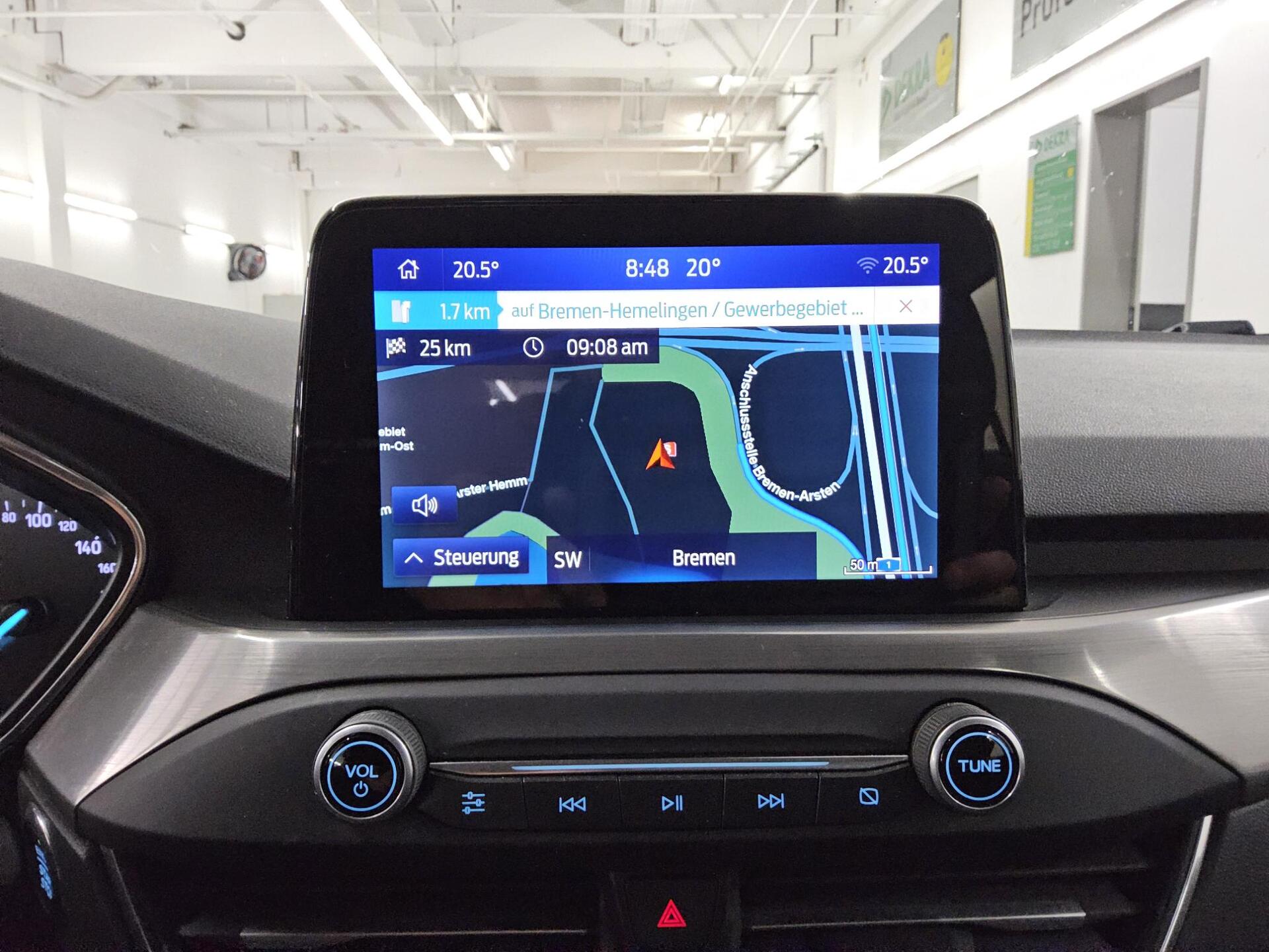 Ford Focus Turnier 1.5 EB Titanium NAVI KLIMAAUT LED SHZ PDC 7