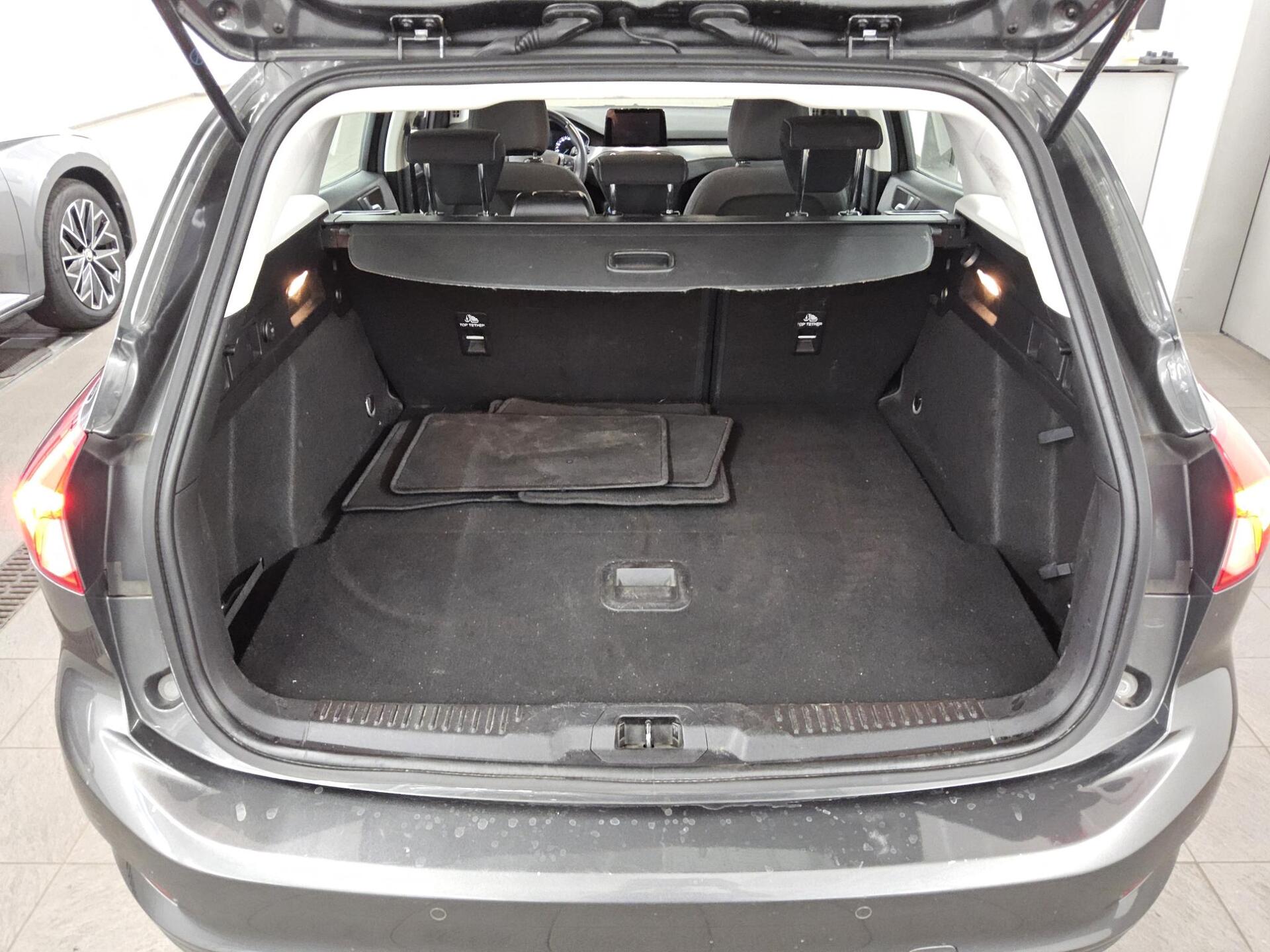 Ford Focus Turnier 1.5 EB Titanium NAVI KLIMAAUT LED SHZ PDC 11
