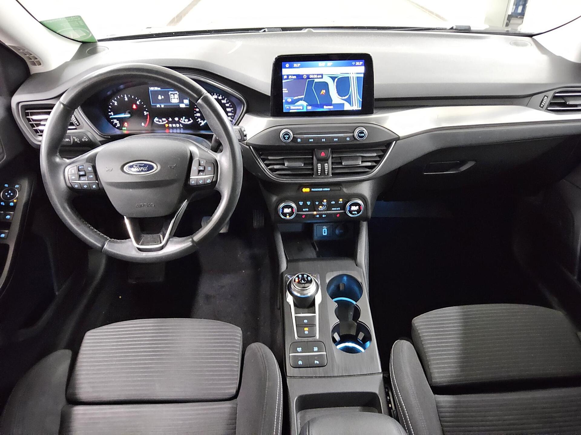 Ford Focus Turnier 1.5 EB Titanium NAVI KLIMAAUT LED SHZ PDC 5