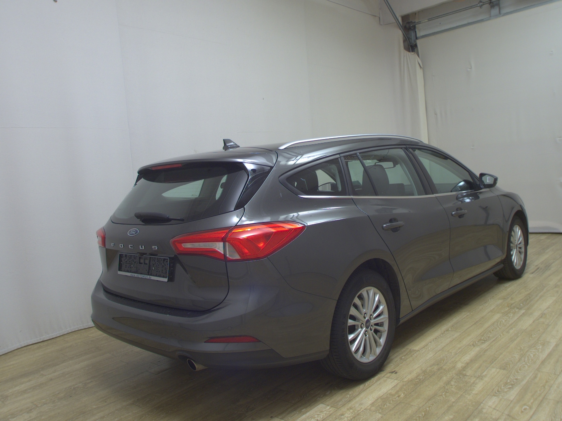 Ford Focus Turnier 1.5 EB Titanium NAVI KLIMAAUT LED SHZ PDC 4