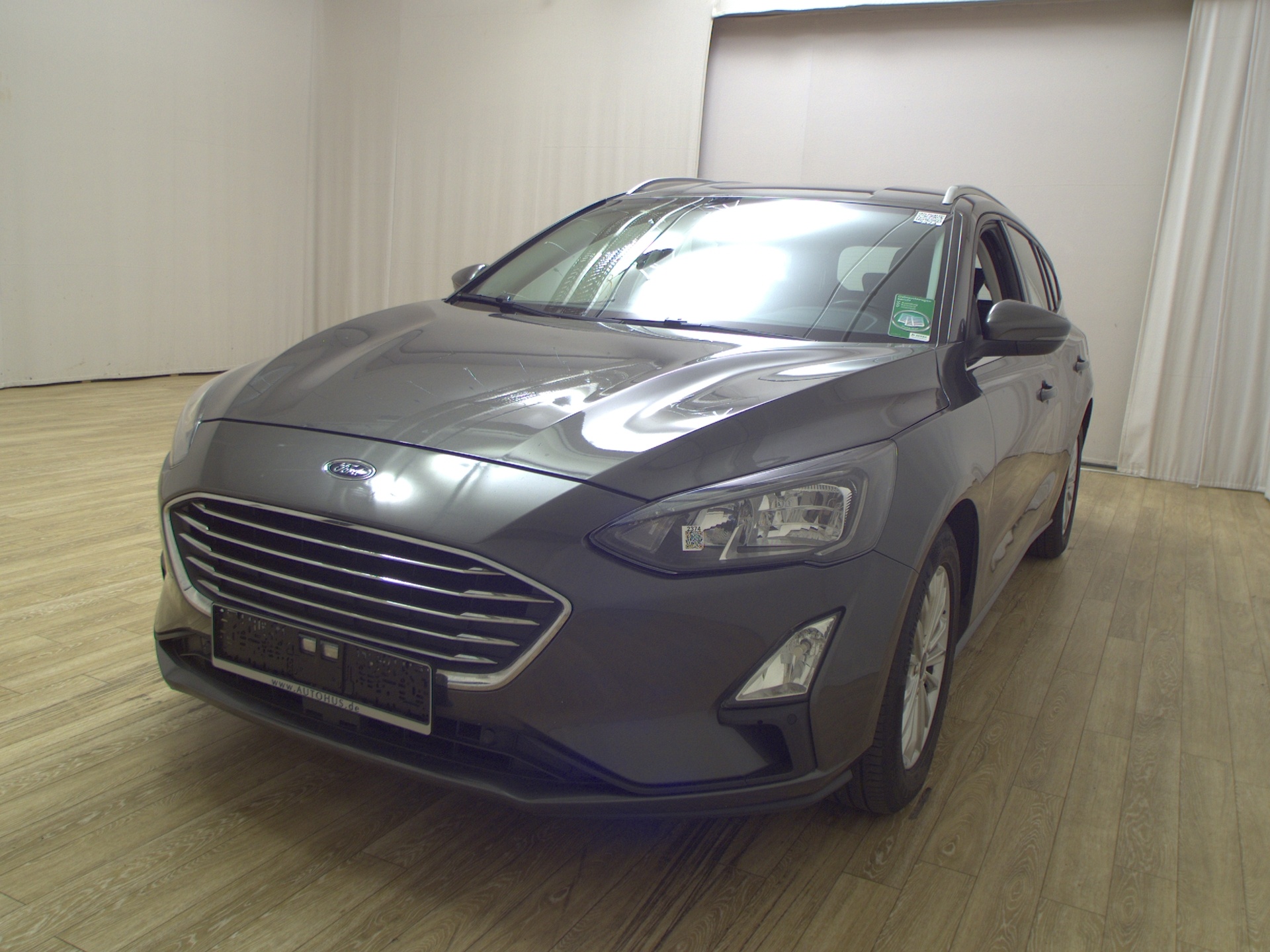 Ford Focus Turnier 1.5 EB Titanium NAVI KLIMAAUT LED SHZ PDC 2