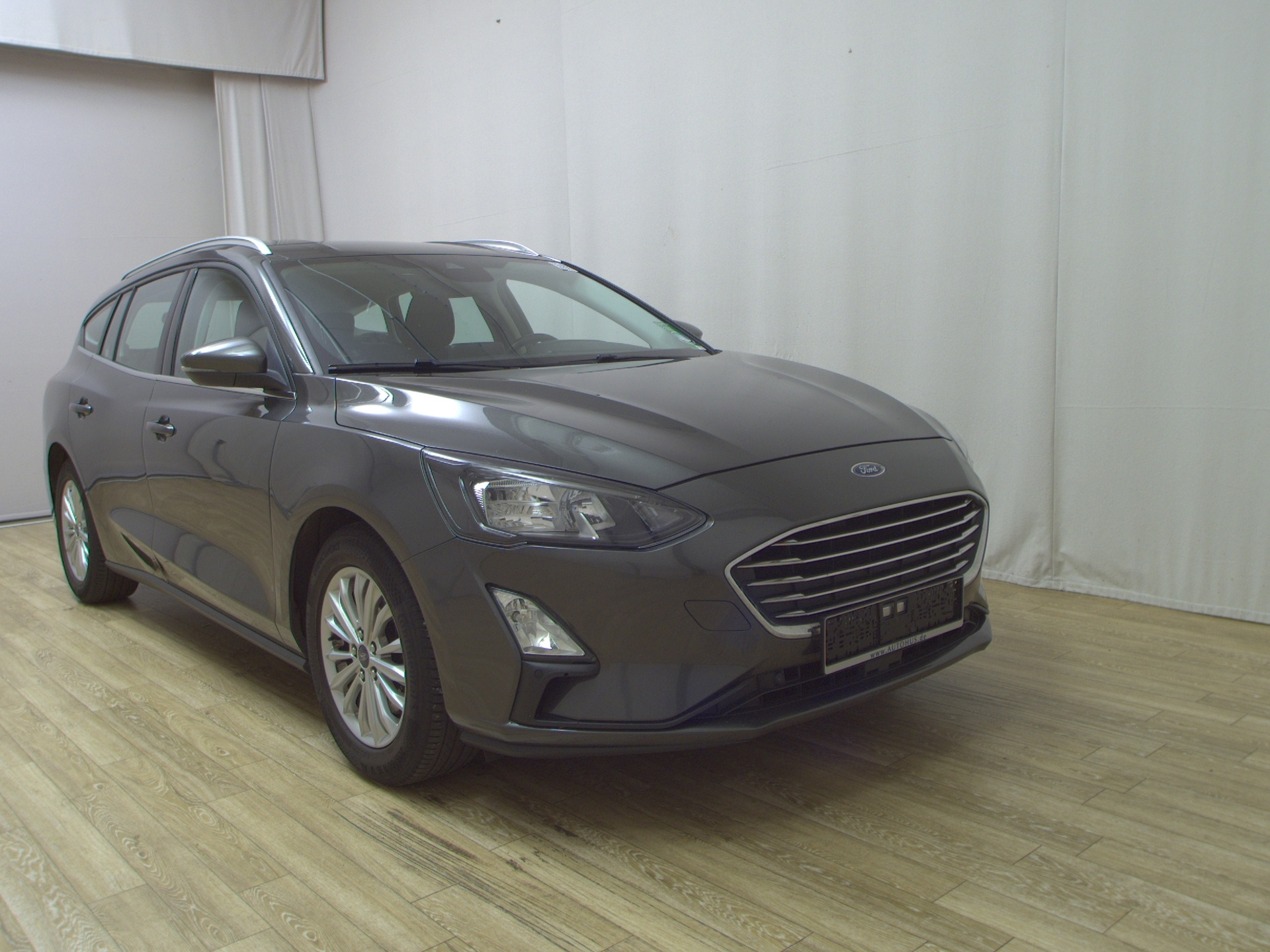 Ford Focus Turnier 1.5 EB Titanium NAVI KLIMAAUT LED SHZ PDC 3