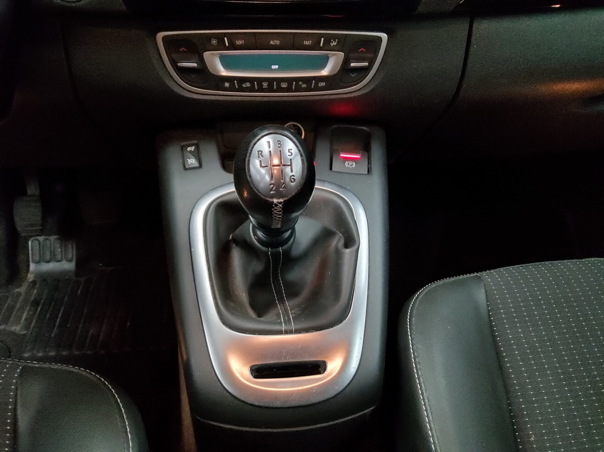 Renault Scenic 1.6 dCi Energy Navi BOSE AHK 6