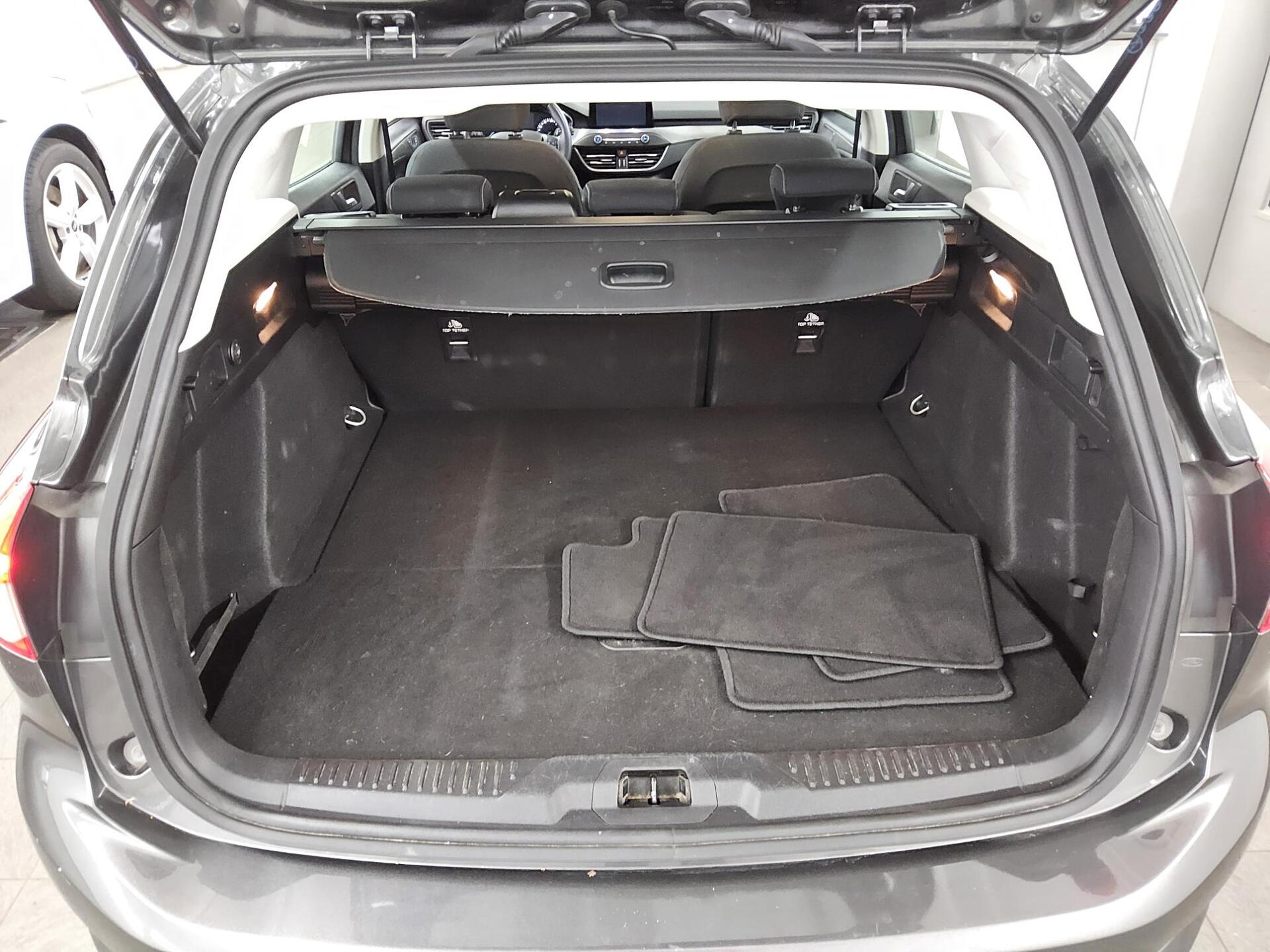 Ford Focus Turnier 1.5 EB Titanium NAVI KLIMAAUT LED SHZ PDC 11