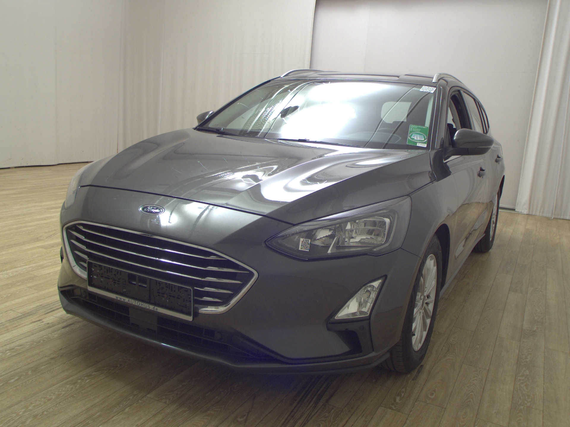 Ford Focus Turnier 1.5 EB Titanium NAVI KLIMAAUT LED SHZ PDC 2