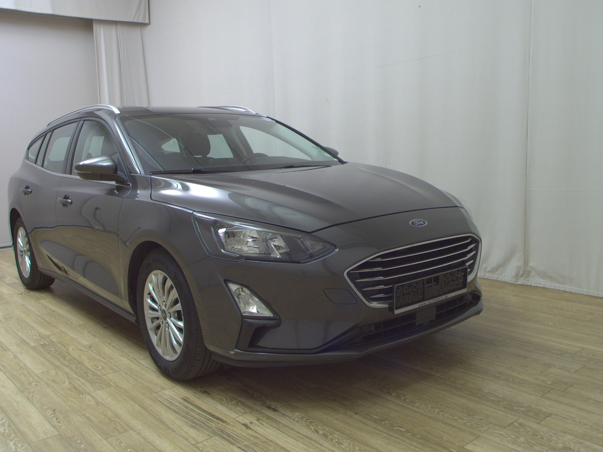 Ford Focus Turnier 1.5 EB Titanium NAVI KLIMAAUT LED SHZ PDC 3