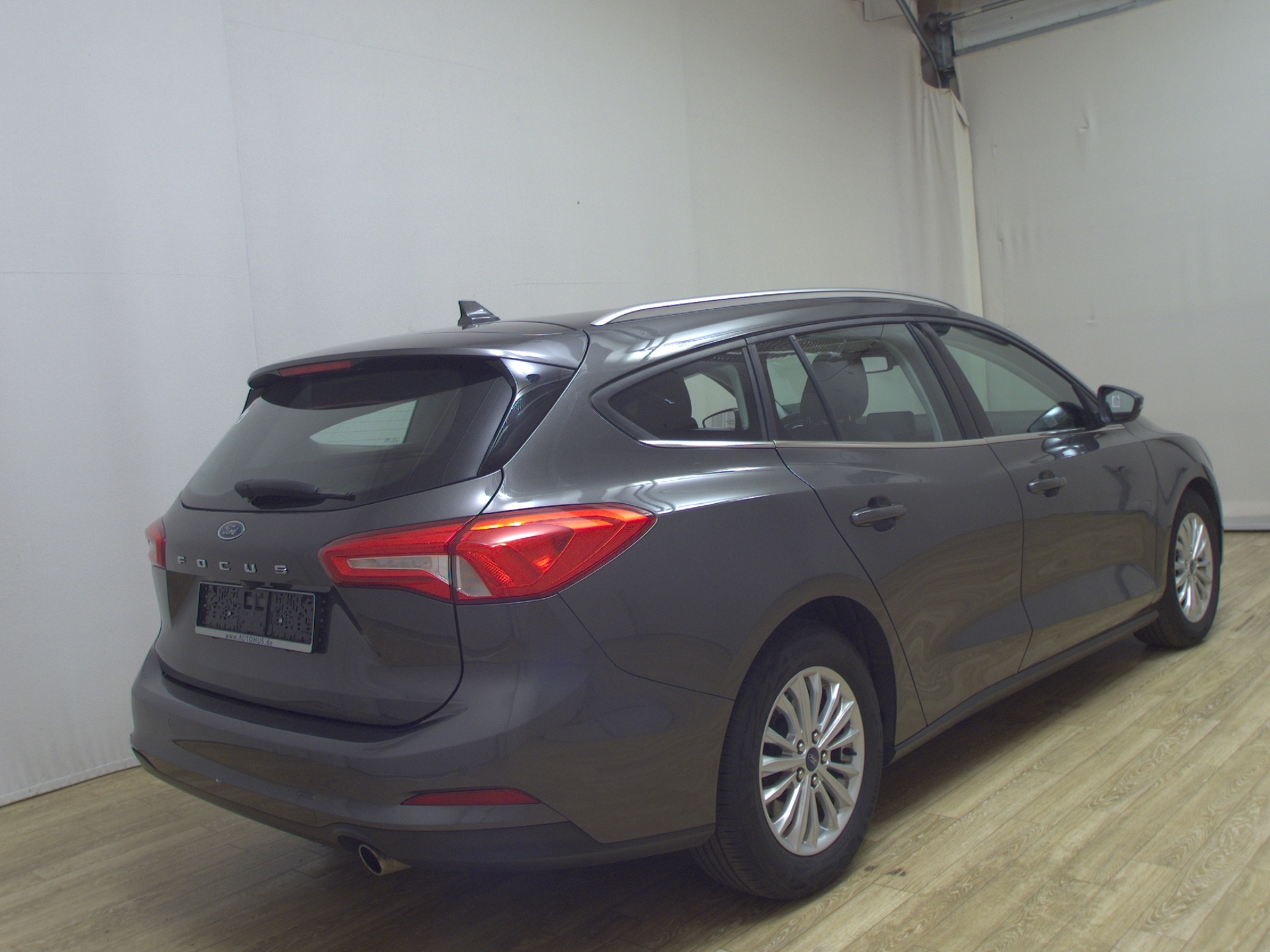 Ford Focus Turnier 1.5 EB Titanium NAVI KLIMAAUT LED SHZ PDC 4