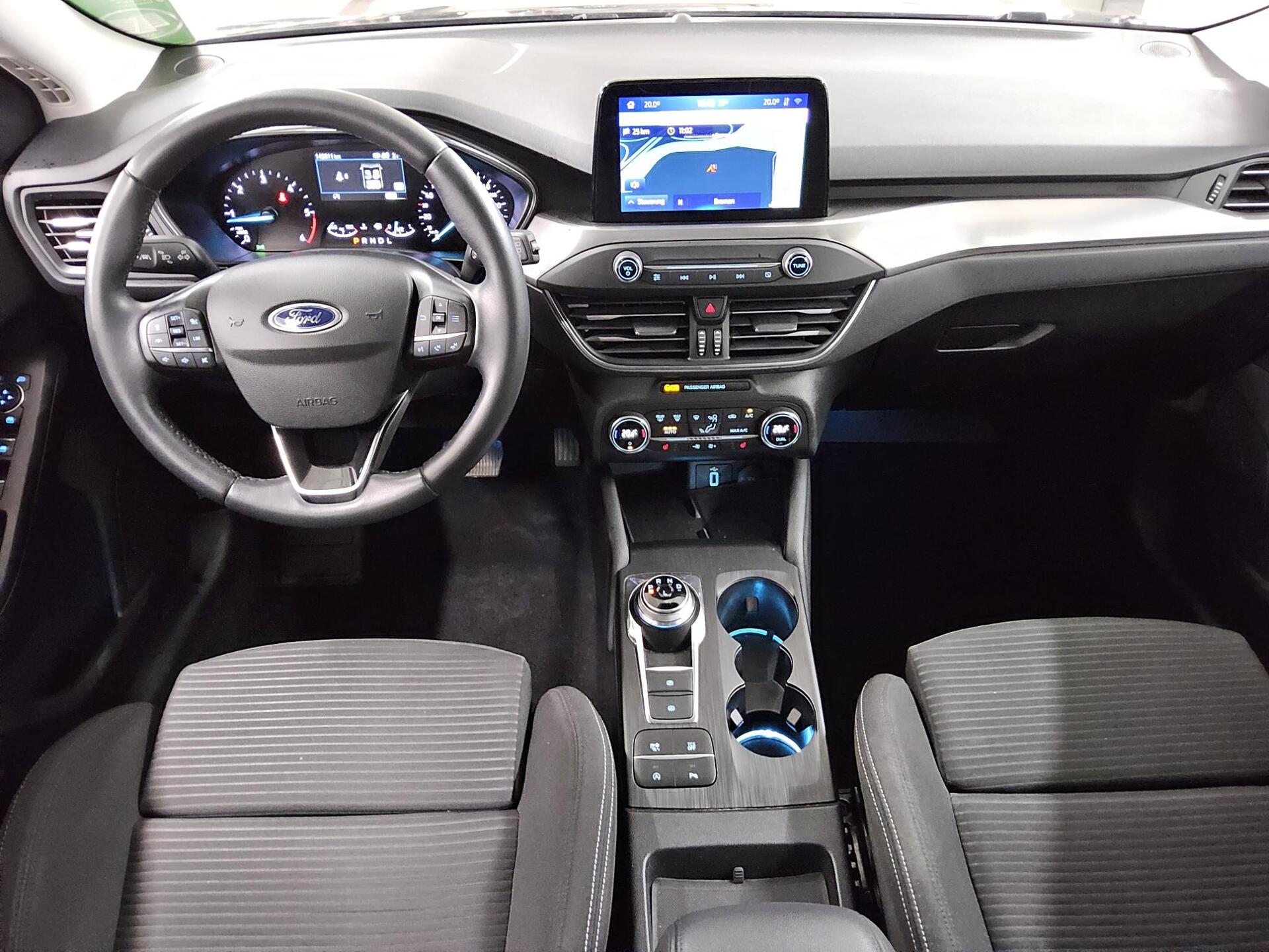 Ford Focus Turnier 1.5 EB Titanium NAVI KLIMAAUT LED SHZ PDC 5