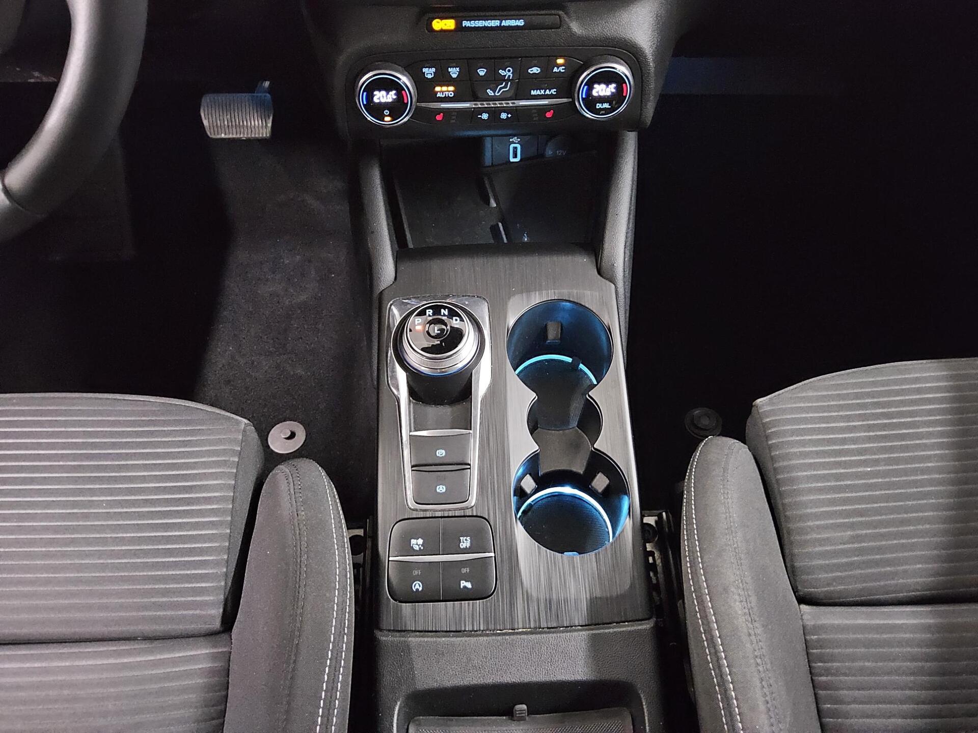 Ford Focus Turnier 1.5 EB Titanium NAVI KLIMAAUT LED SHZ PDC 6