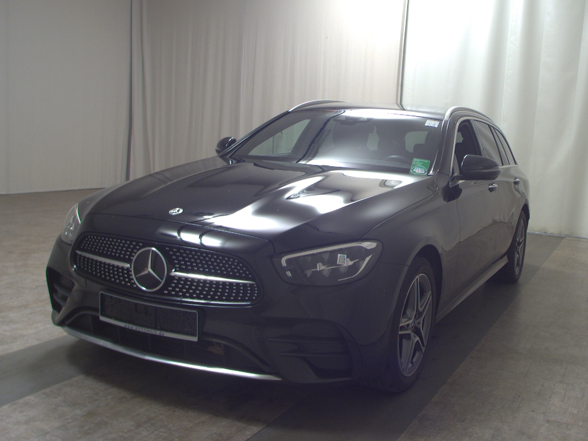 Mercedes-Benz E 300 T e AMG-Line Navi LED AHK RFK Distronic+ 2