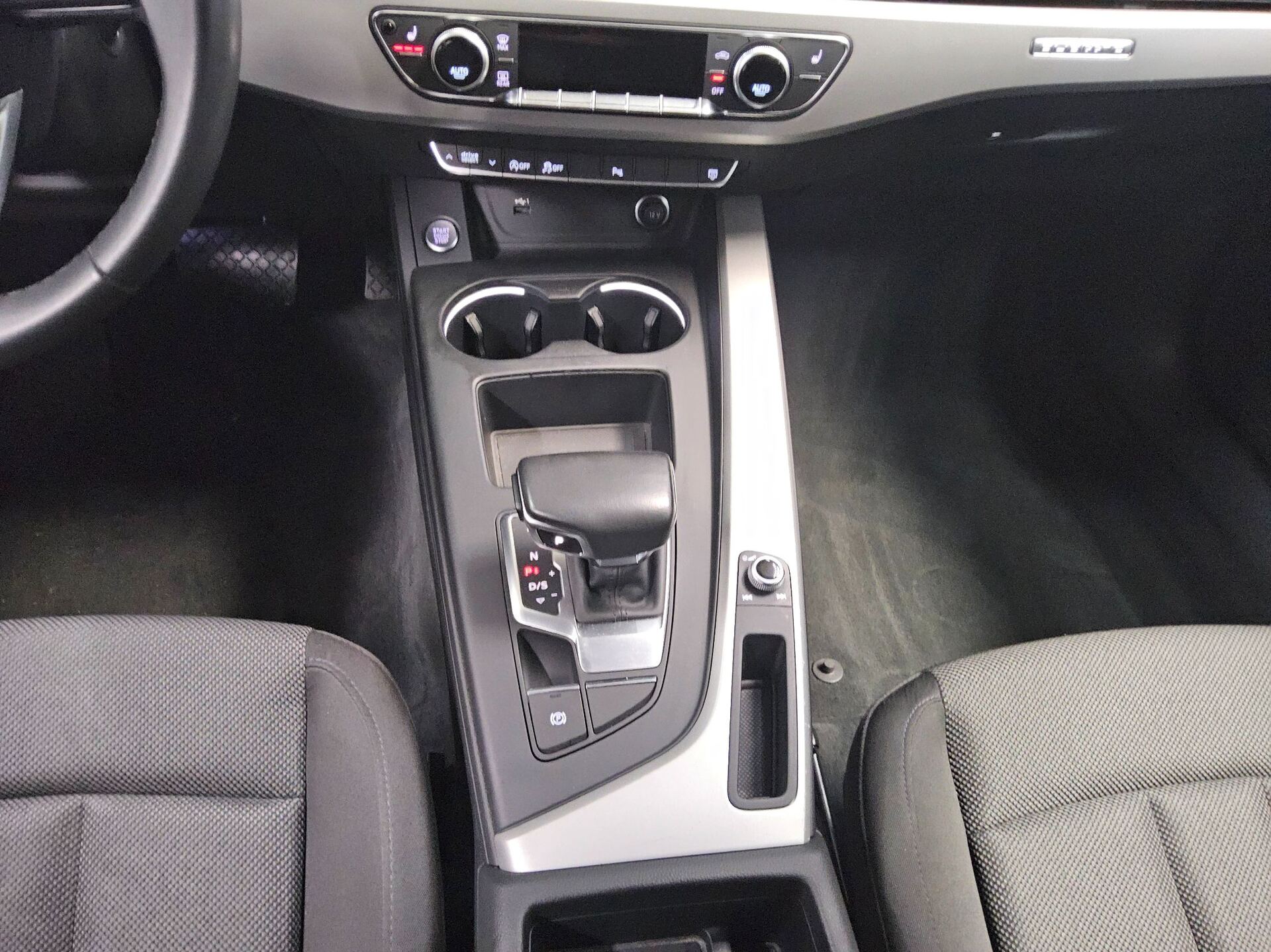 Audi A4 Avant 40 TDI Qu. advanced Navi LED HuD RFK 6