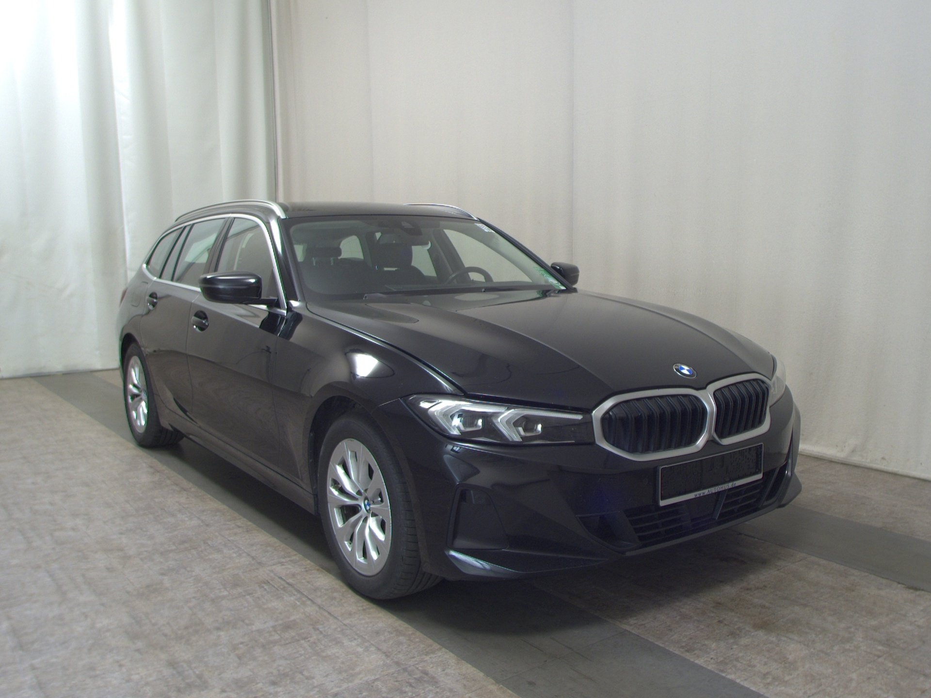 BMW 318dA Touring T-Leder Navi LED ACC 3