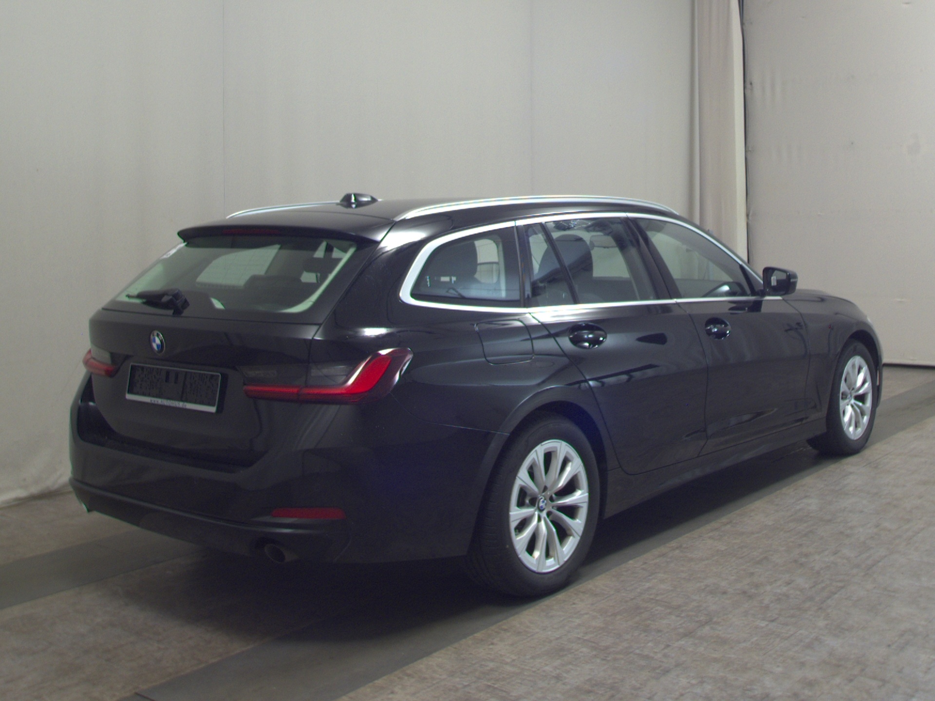 BMW 318dA Touring T-Leder Navi LED ACC 4